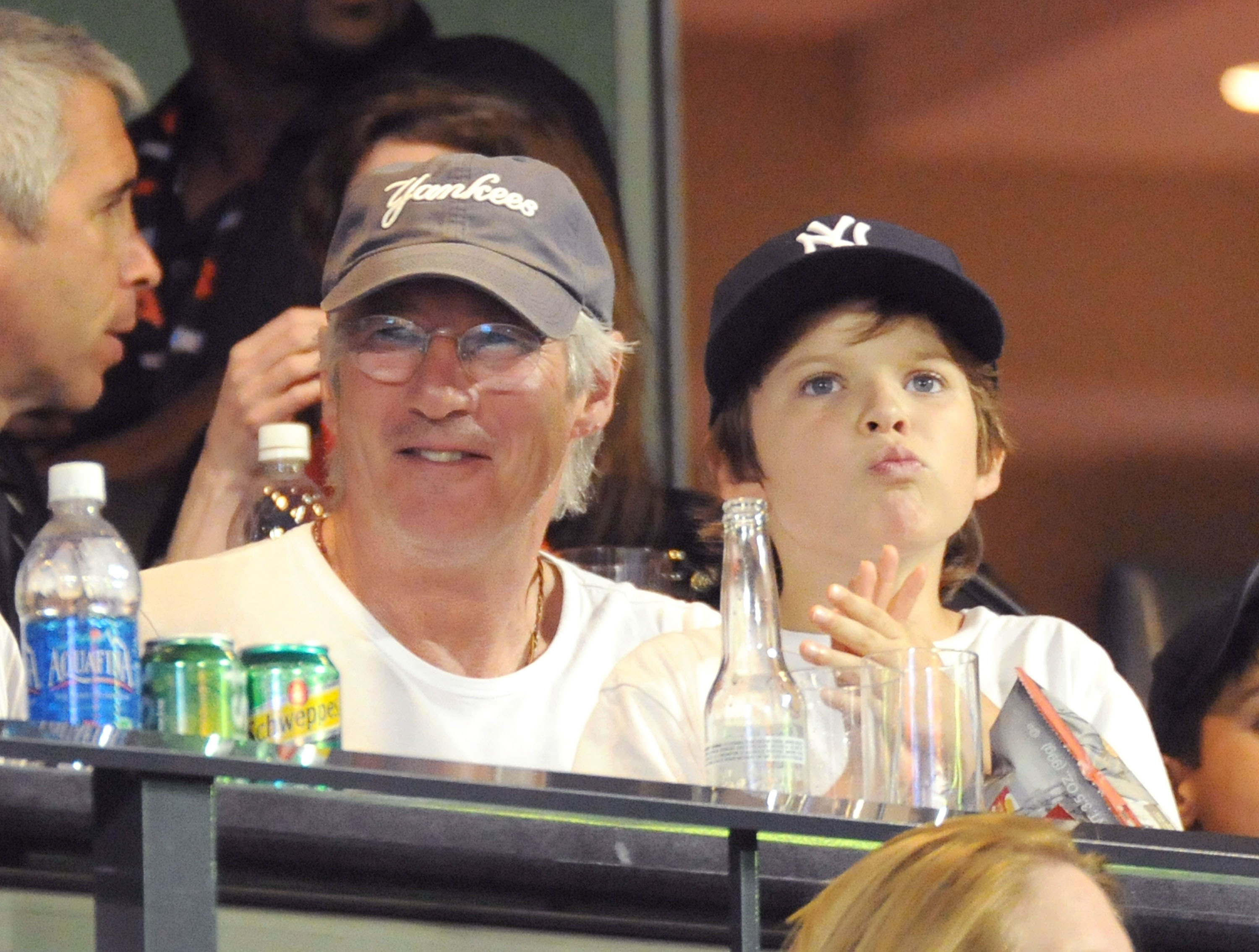 Richard Gere and his son Homer at Citi Field on June 26, 2009 in New York, New York | Source: Getty Images