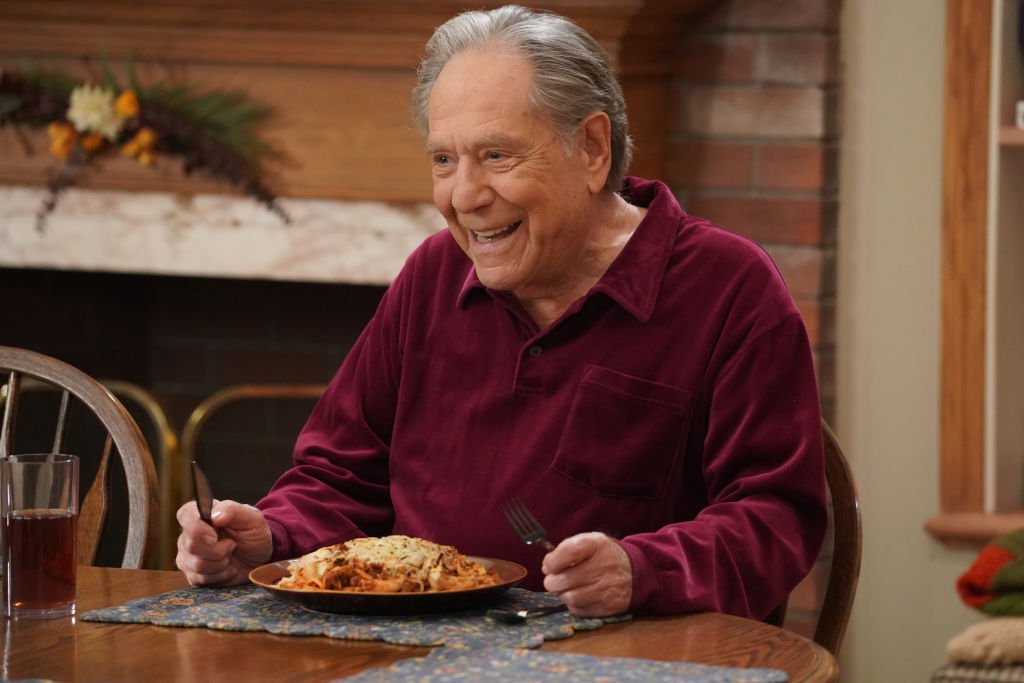 Serge Segal dans "The Beverly Goldberg Cookbook : Part 2". | Photo : Getty Images