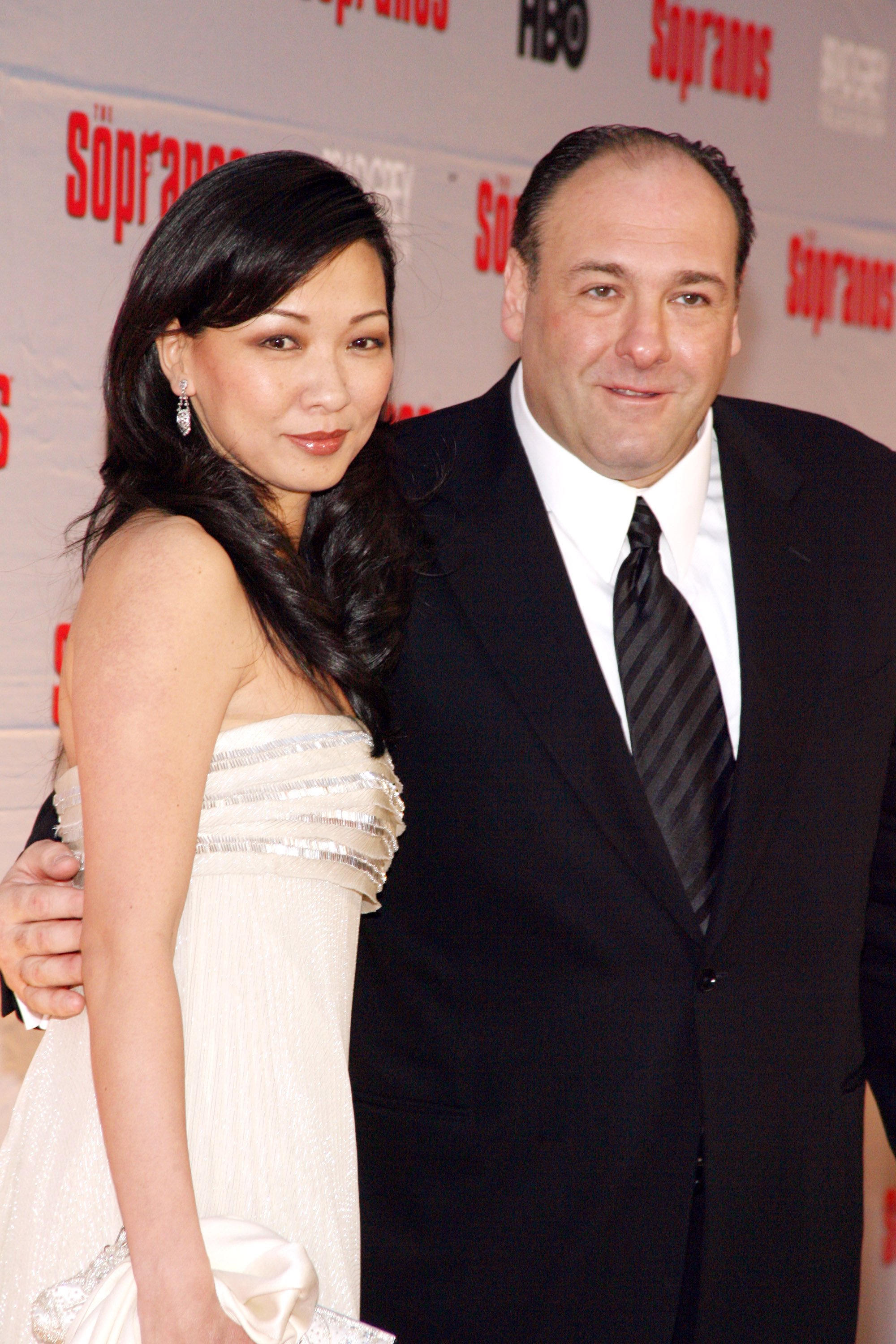 Deborah Lin and James Gandolfini attend "The Sopranos" Final Season World Premiere at Radio City Music Hall on March 27, 2007, in New York City, New York. | Source: Getty Images