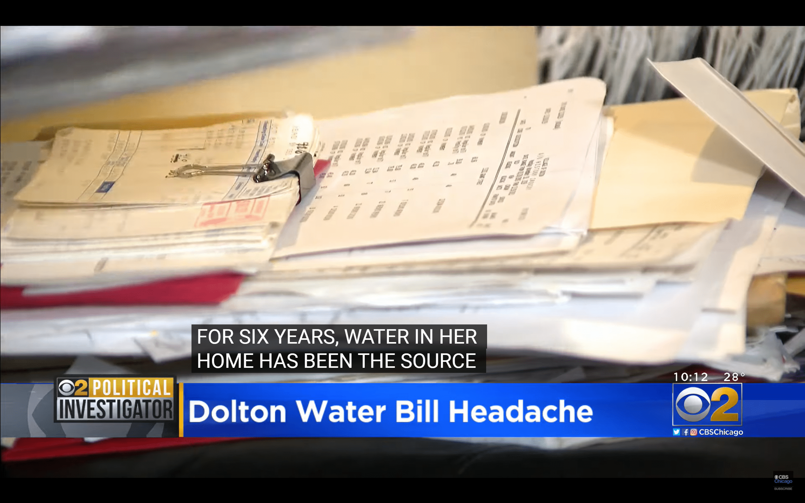 Woman who inherited four-figure water bill after buying a new home. | Photo: YouTube/CBS Chicago