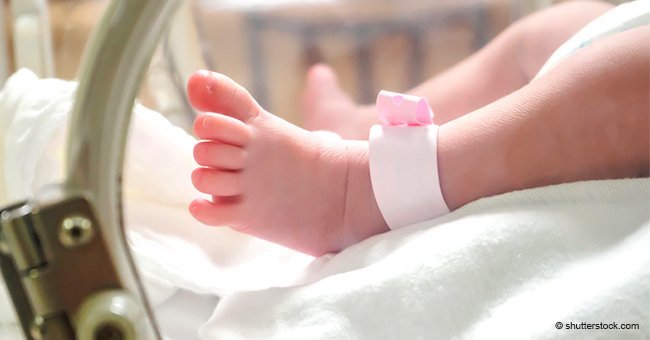 Piernas de una bebé recién nacida. Fuente: Shutterstock