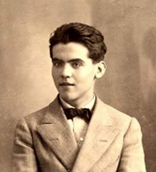 Federico García Lorca en 1914. Foto anónima hallada en la Universidad de Granada en 2007. | Foto: Wikimedia Commons