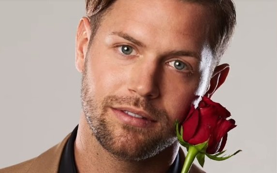 Florian Hausdorfer, Bachelorette 2019 | Quelle: YouTube / gofeminin