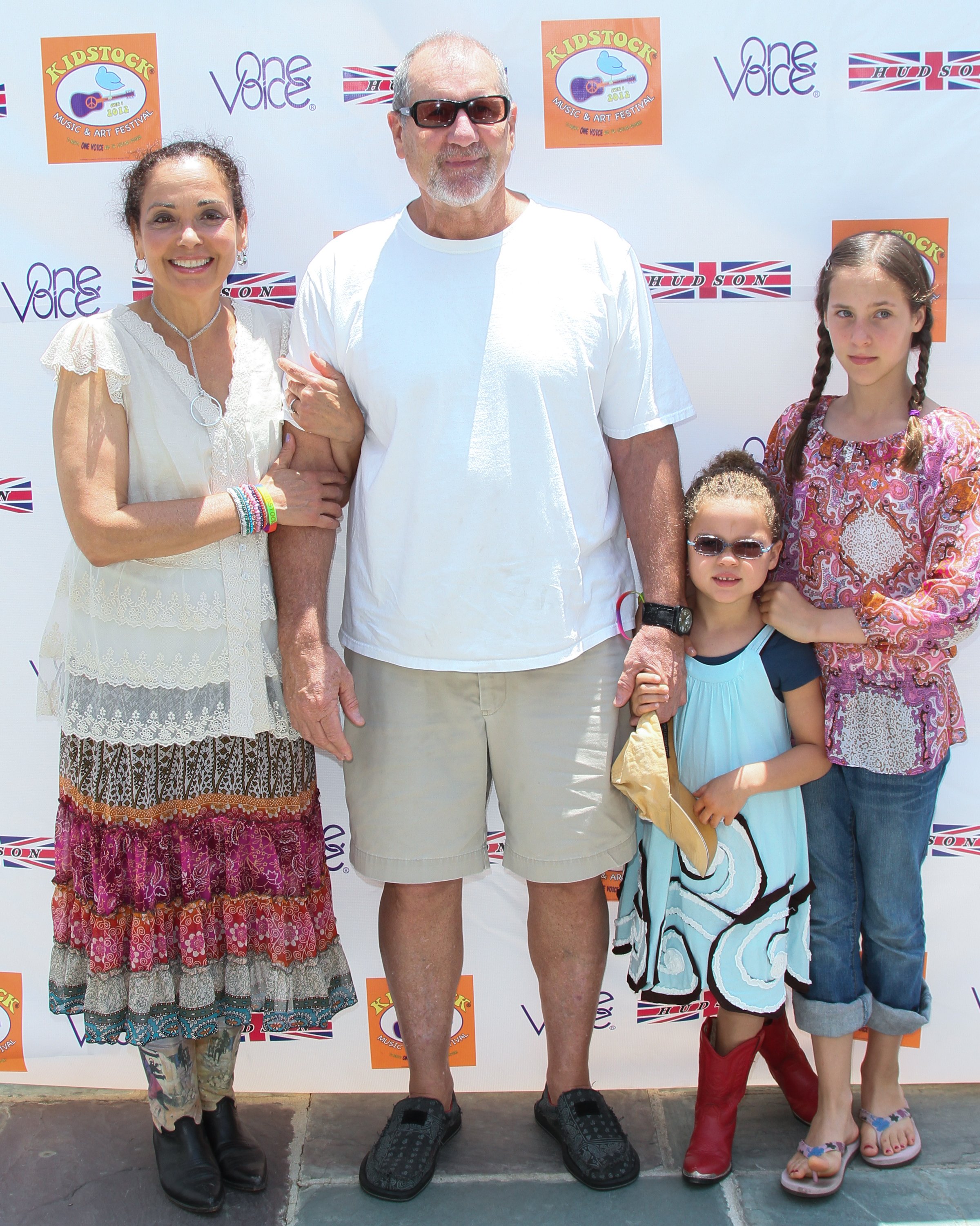 Ed O'Neill wife Catherine Rusoff and daughters Claire O'Neill and Sophia O'Neill attend the 6th annual Kidstock music and arts festival at Greystone Mansion on June 3, 2012 in Beverly Hills, California | Source: Getty Images
