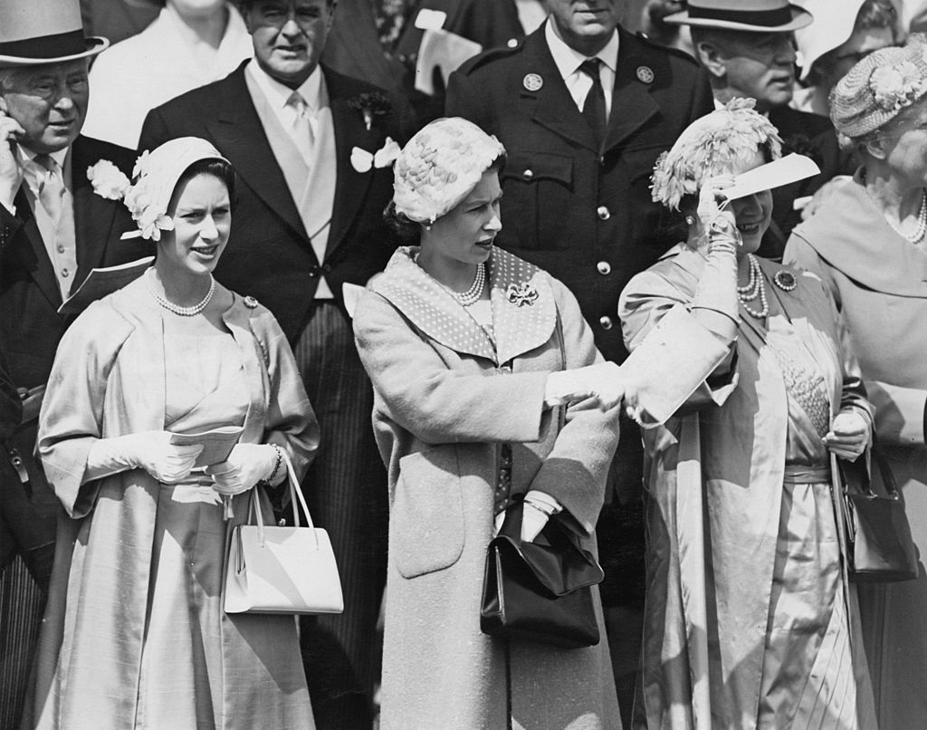 Princess Margaret, Queen Elizabeth II and the Queen Mother at the Derby, Epsom Downs Racecourse. | Source: Getty Images