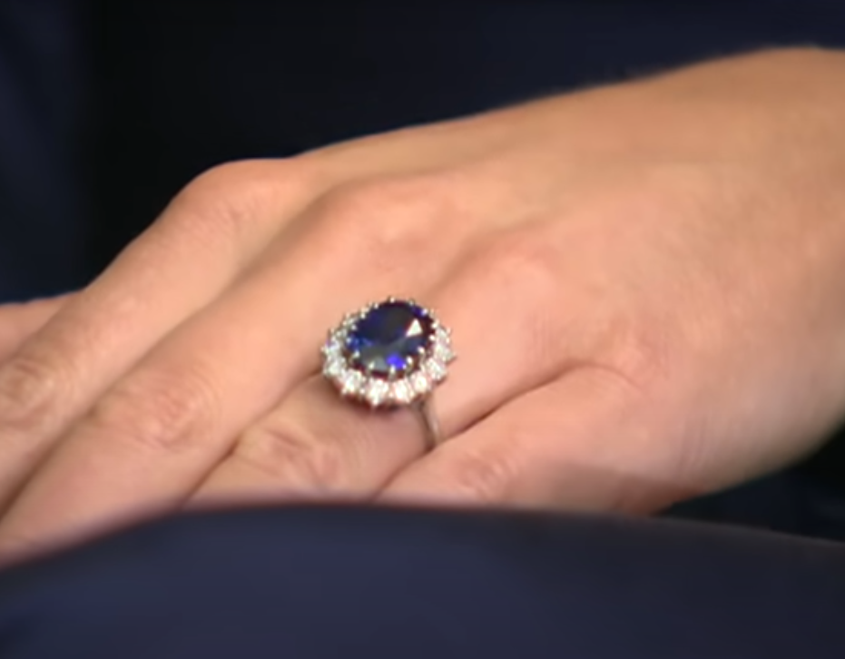 A close-up of Princess Catherine's engagement ring posted on November 16, 2020 | Source: YouTube/ITV News
