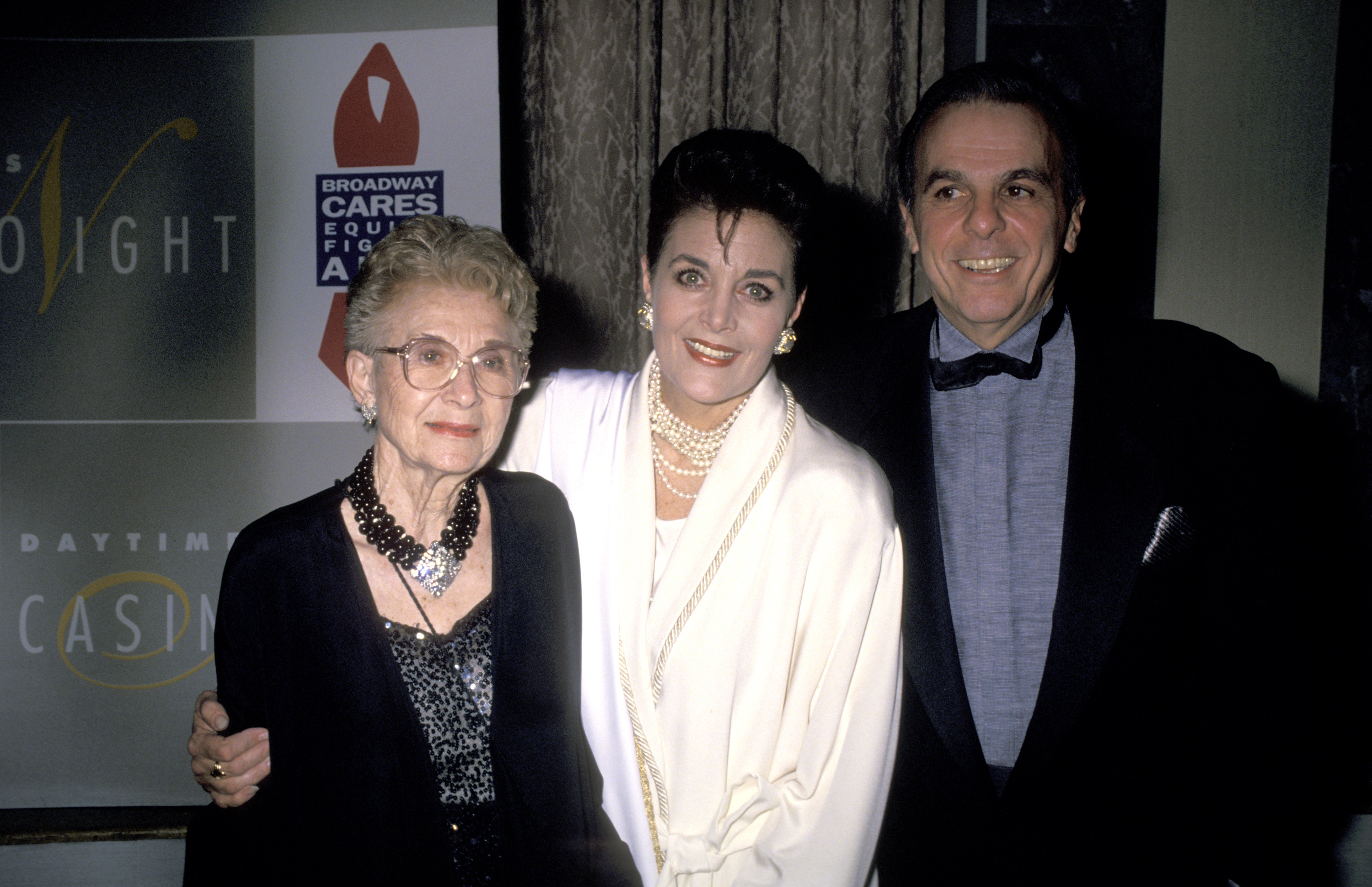 Linda Dano and Frank Attardi with her mother in New York, in 1994 | Source: Getty Images