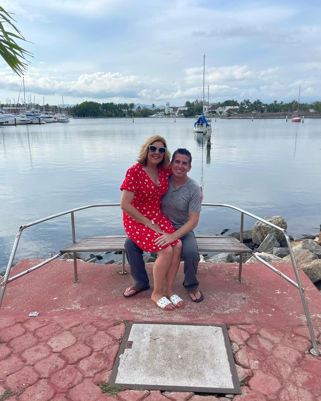 Julie and Rob Neal from a post dated February 4, 2022. | Source: Instagram/julieneal05