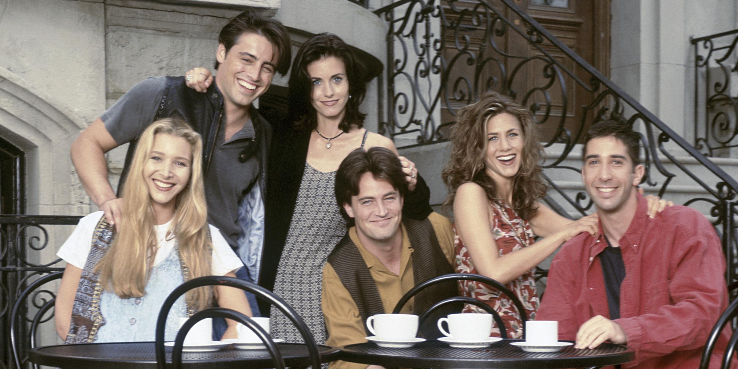 Lisa Kudrow, Matt LeBlanc, Courteney Cox, Matthew Perry, Jennifer Aniston, and David Schwimmer, as cast of "Friends" | Source: Getty Images