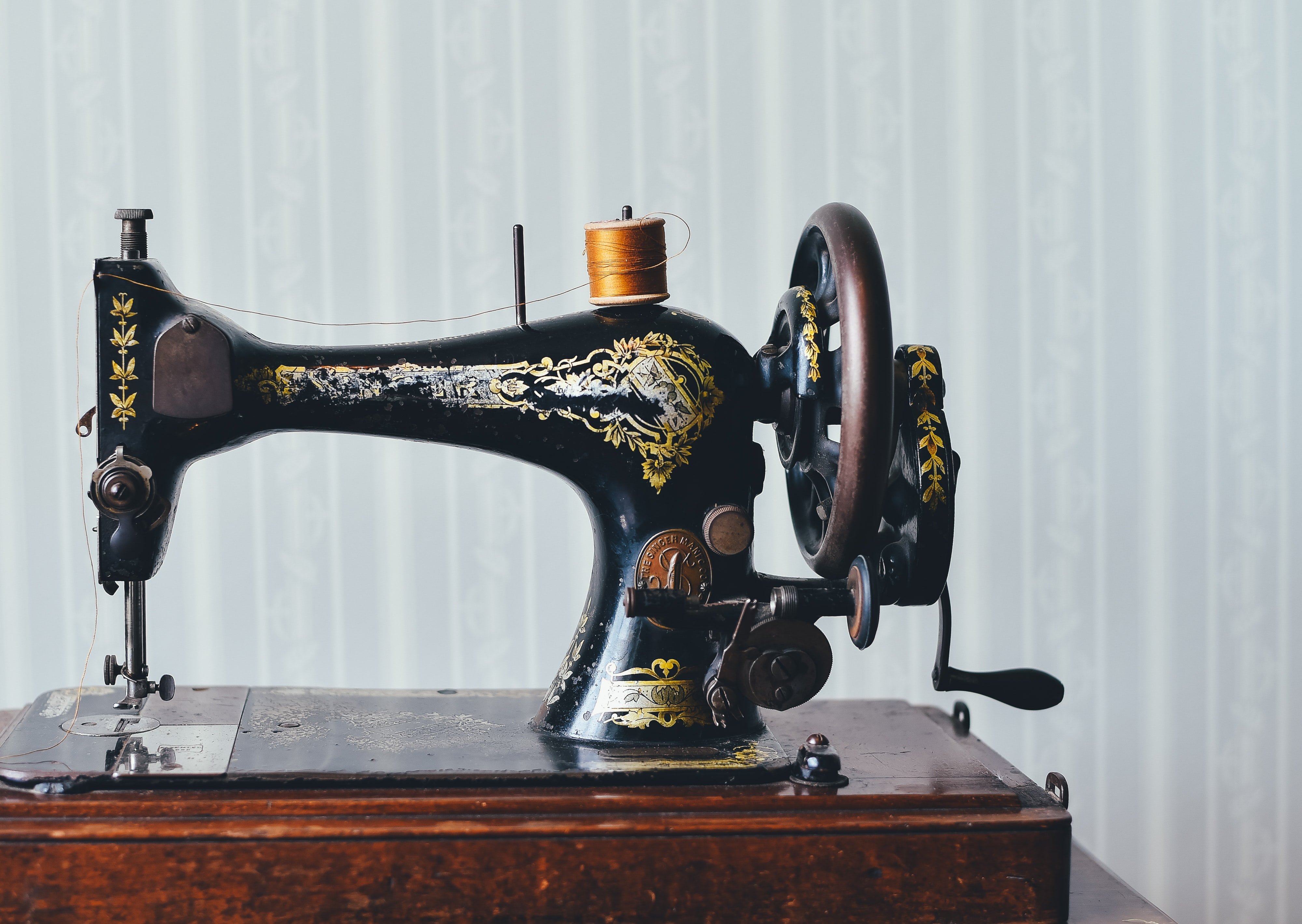 Patricia decided to sell her antique Singer sewing machine. | Source: Unsplash
