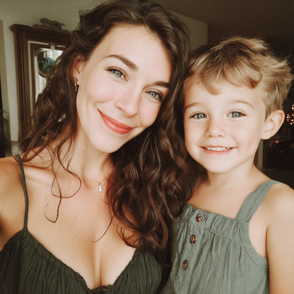 A smiling mom and son | Source: Midjourney
