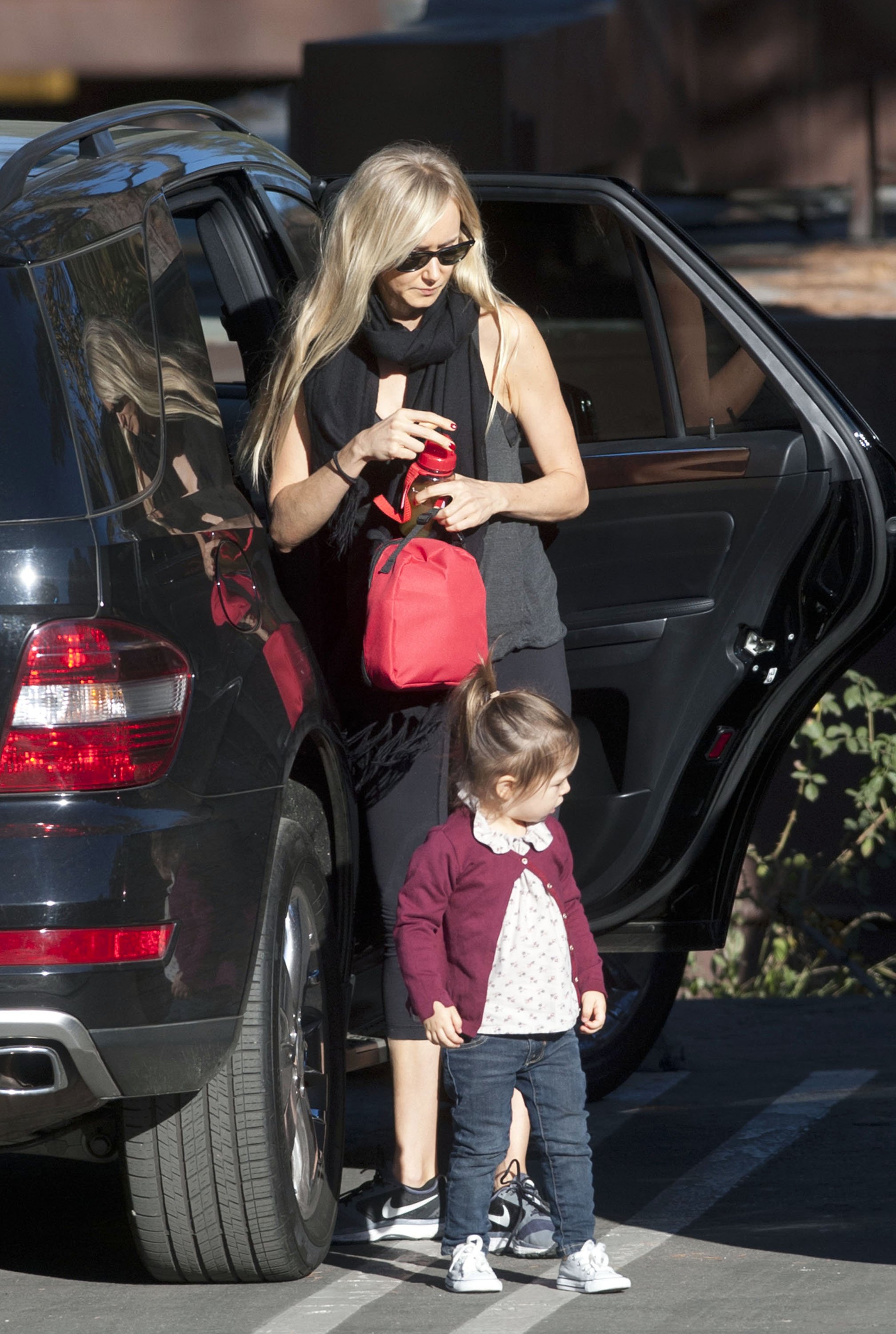 Kimberly Stewart and her daughter, Delilah del Toro seen on November 13, 2013, in Los Angeles, California. | Source: Getty Images