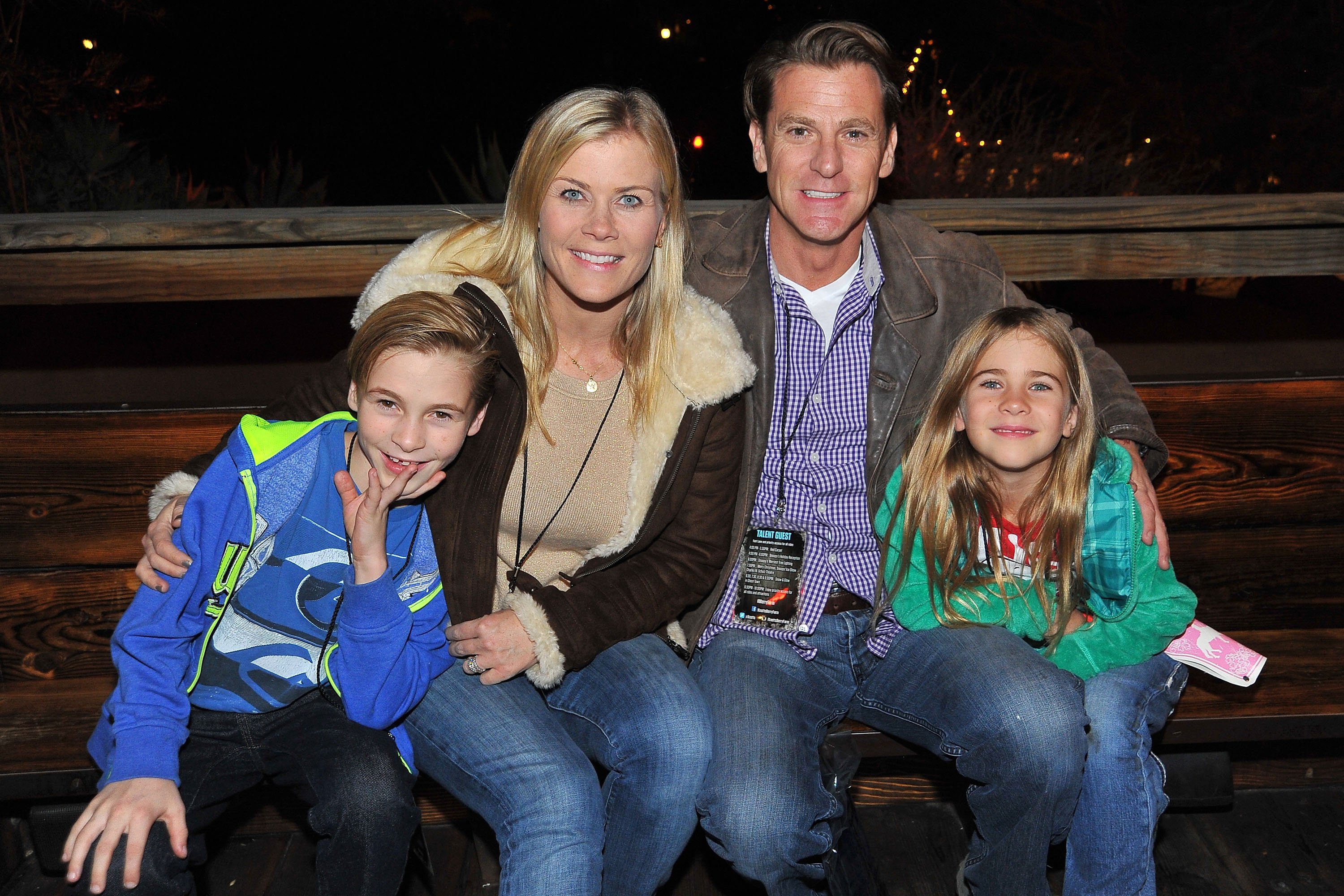 Actress Alison Sweeney, husband David Sanov and children Benjamin and Megan at Knott's Berry Farm on December 5, 2015 in Buena Park, California. | Source: Getty Images