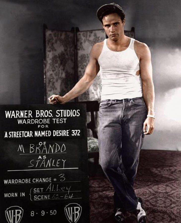 Marlon Brando on the set of "A Streetcar Named Desire" in 1951 | Source: Flickr