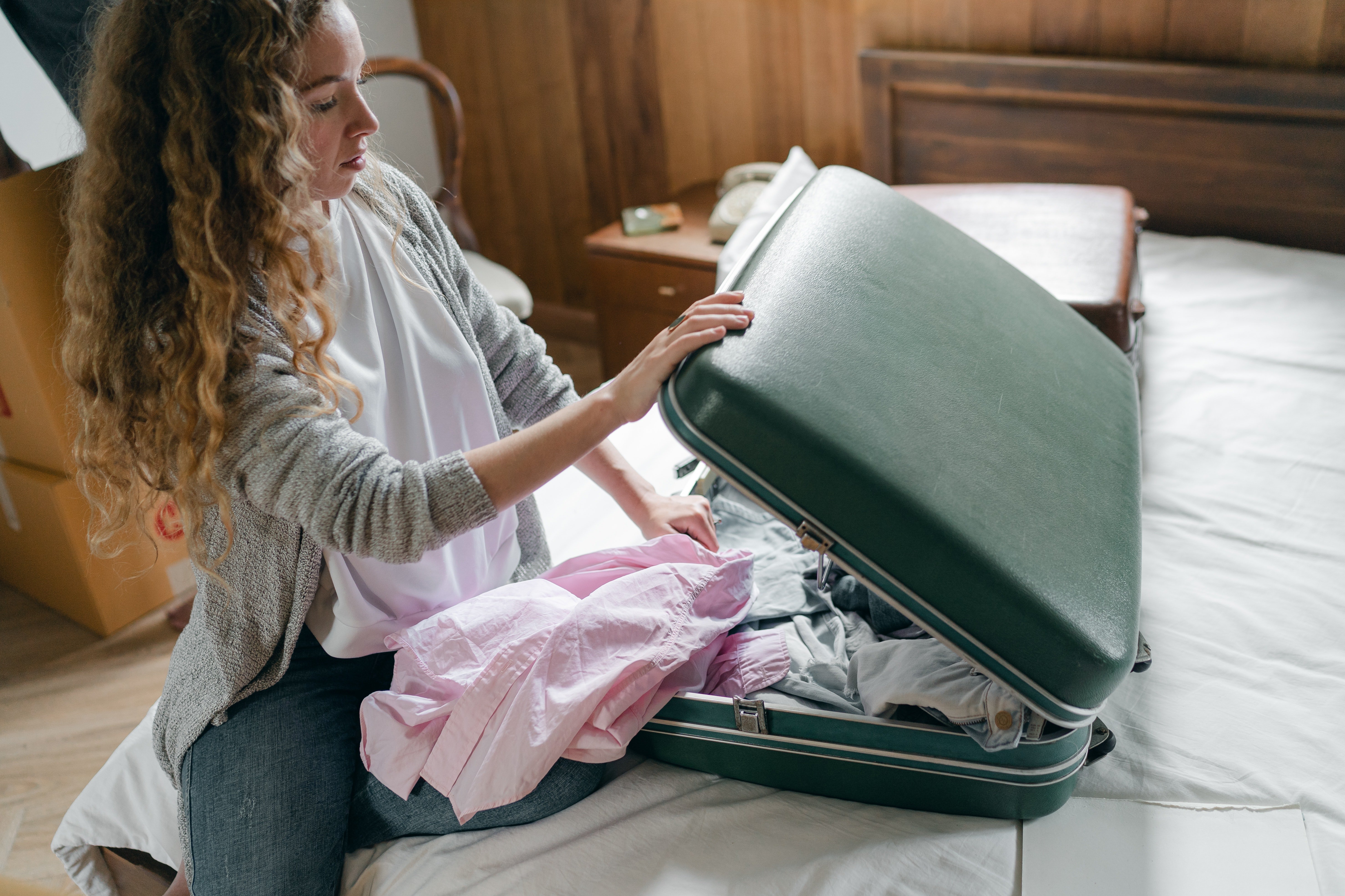 April packed her stuff and left | Photo: Pexels