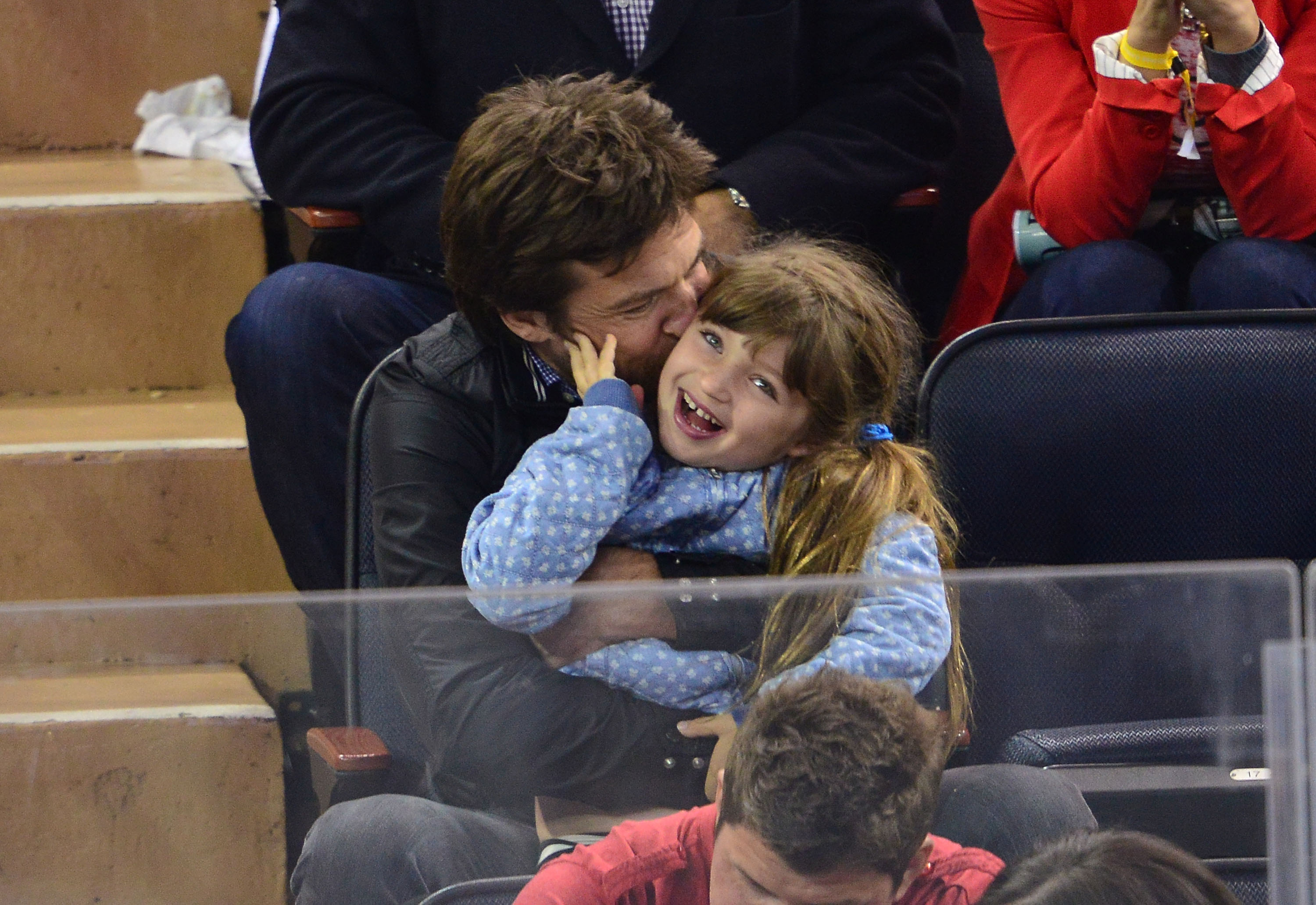 Jason Bateman and daughter Francesca Bateman attend the Boston Bruins Vs New York Rangers game at Madison Square Garden on May 23, 2013, in New York City | Source: Getty Images