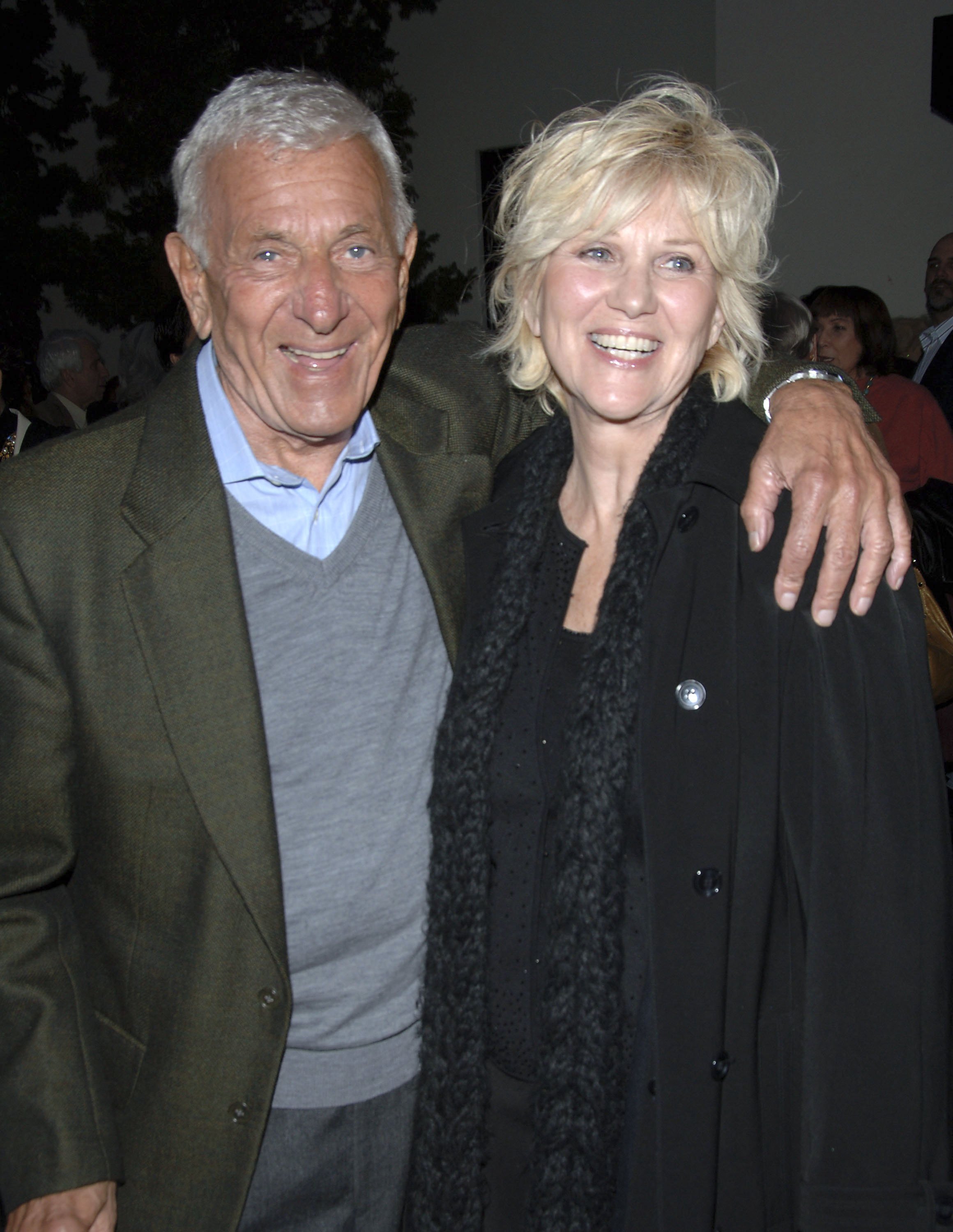 Jack Klugman and Peggy Crosby at the Wadsworth Theatre on April 27, 2006 in Los Angeles, California | Photo: Getty Images