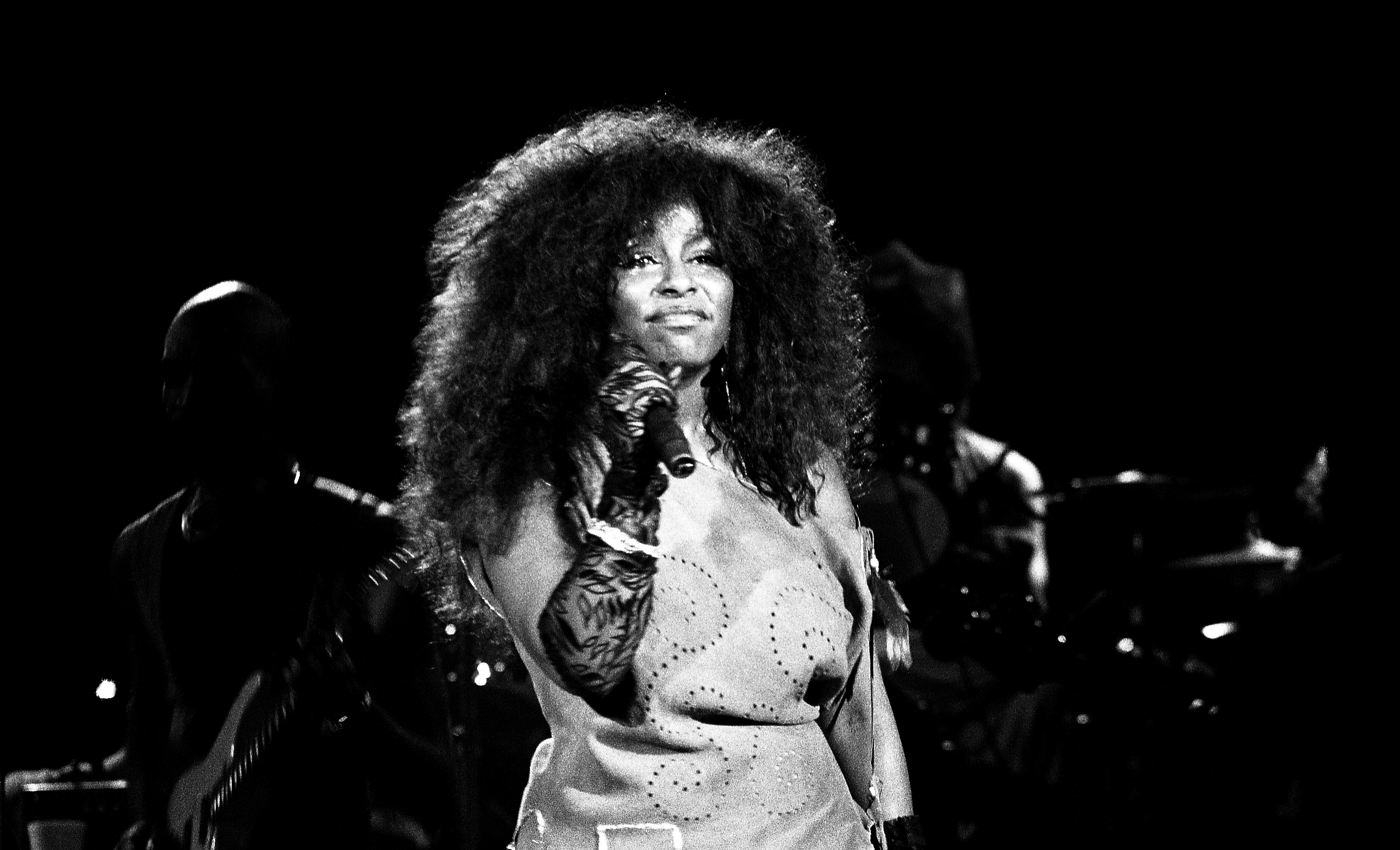 Chaka Khan is pictured performing at the Park West on May 22, 1981, in Chicago, Illinois | Source: Getty Images