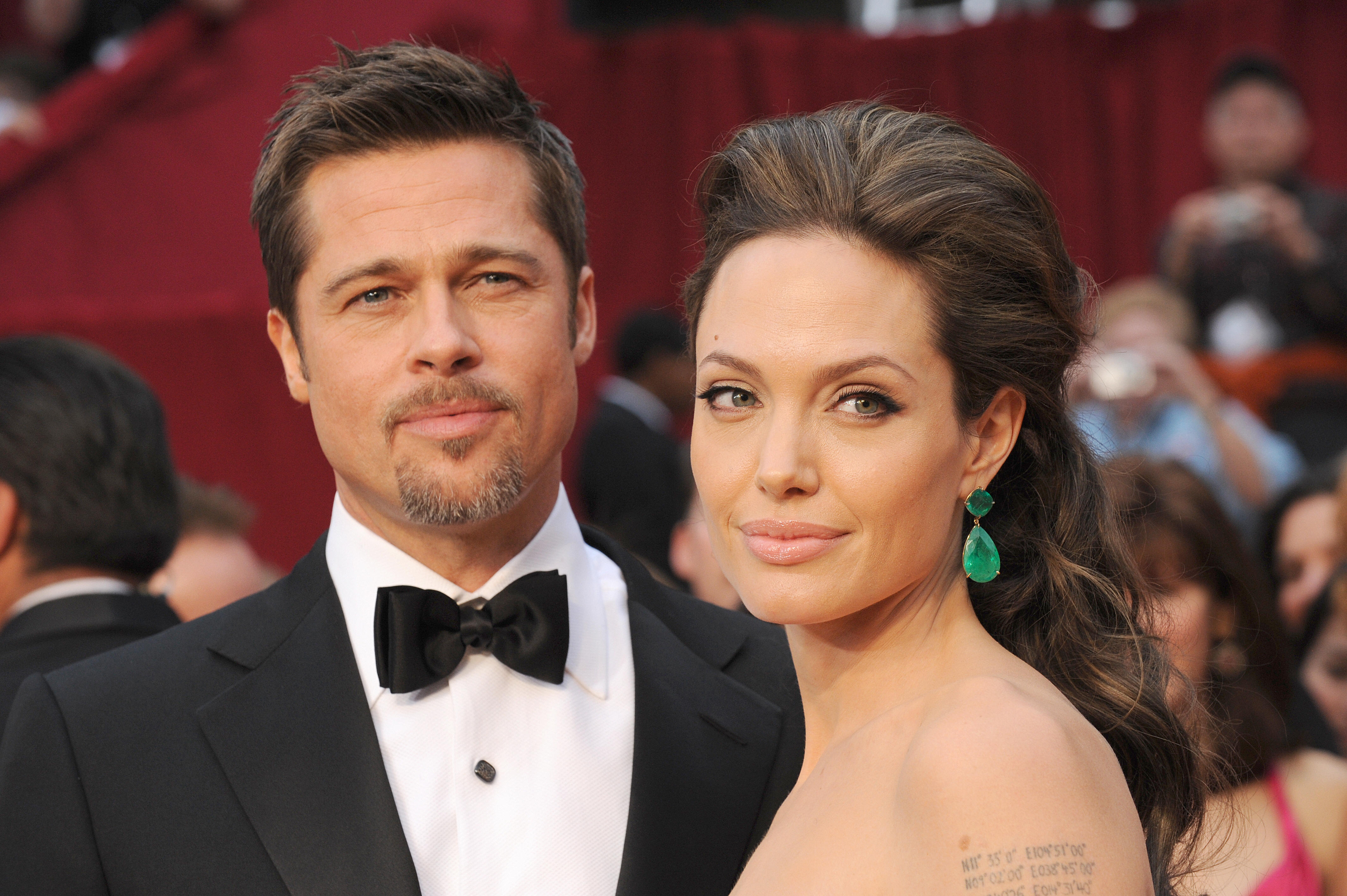 Brad Pitt and Angelina Jolie arrive at the 81st Academy Awards at the Kodak Theater in Hollywood, California, on February 22, 2009 | Source: Getty Images