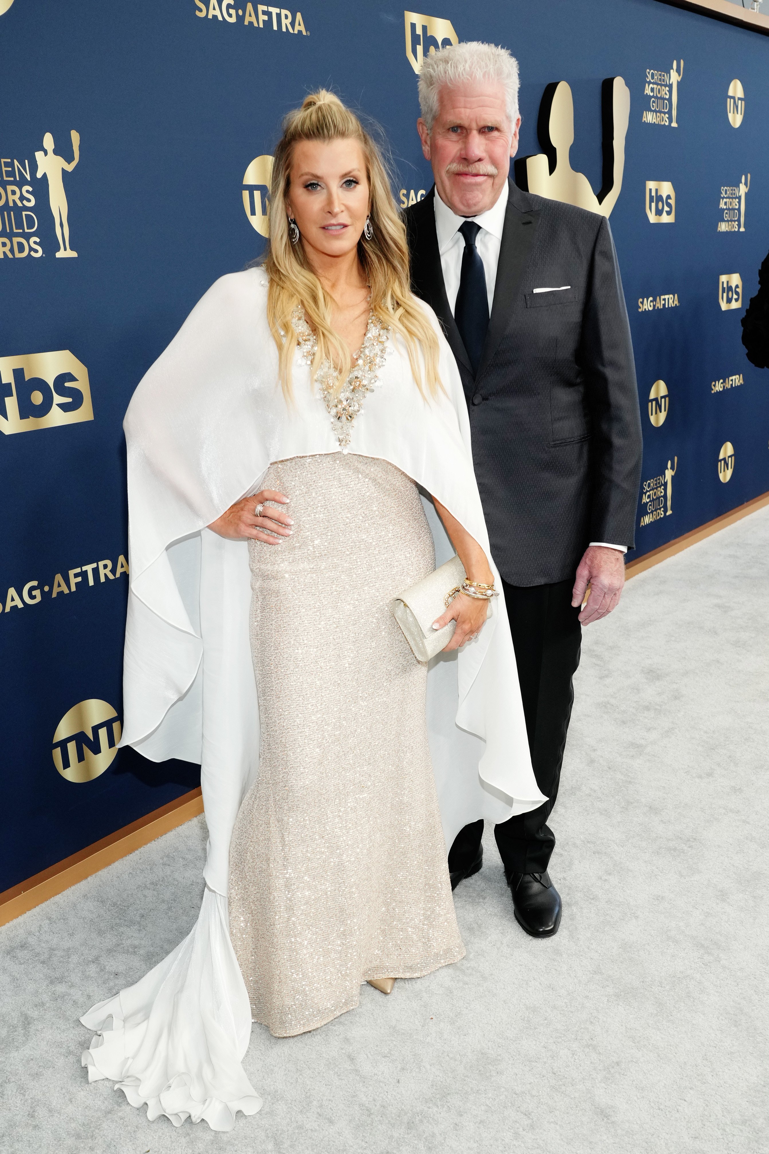 Allison Dunbar and Ron Perlman at the 28th Screen Actors Guild Awards on February 27, 2022, in Santa Monica, California. | Source: Getty Images