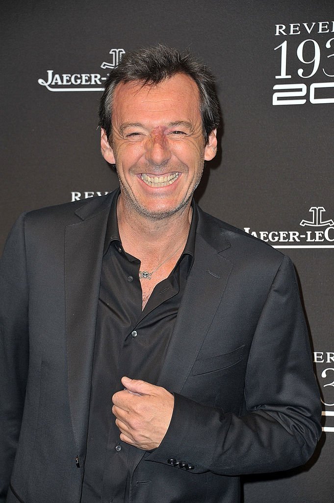 La personnalité de la télévision Jean-Luc Reichmann assiste au 80e anniversaire de la Reverso de Jaeger-Lecoultre aux Beaux-Arts de Paris le 28 juin 2011 à Paris, France. | Photo : Getty Images.