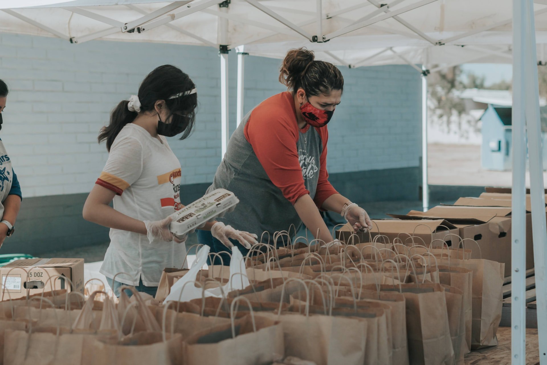 OP's daughter volunteered at a food bank | Source: Unsplash