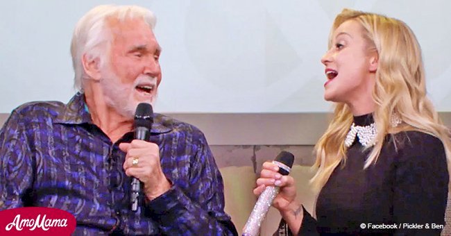 Kenny Rogers and Kellie Pickler sing together and their charming duet is really harmonic