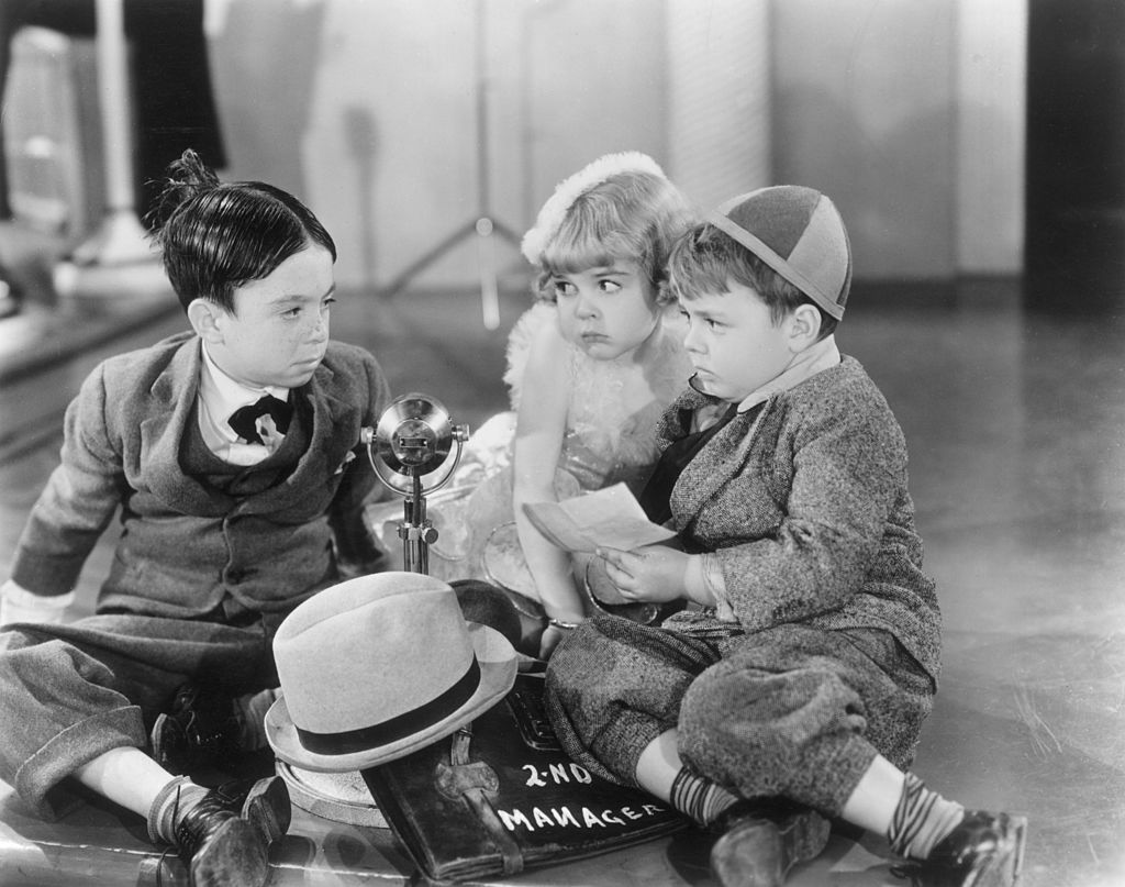 Carl Switzer (as Alfalfa), Darla Hood and George McFarland (as Spanky) on "The Pinch Singer" | Photo: Getty Images