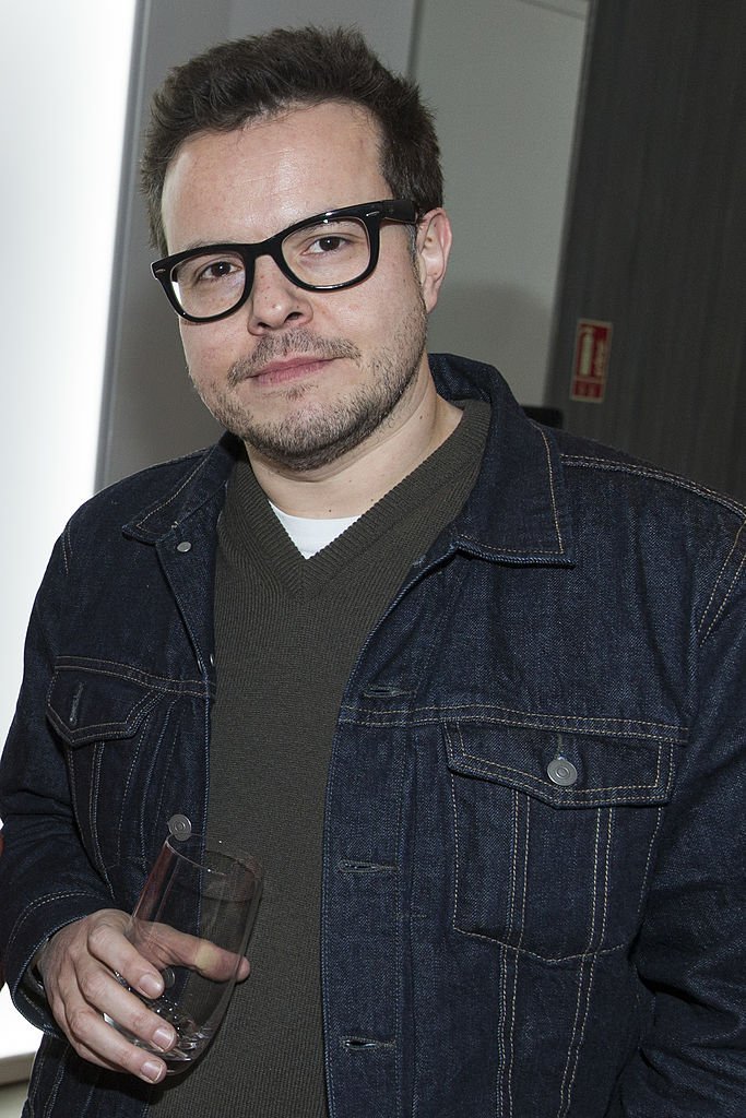 Nicolas Demorand, rédacteur en chef, quotidien de libération, assiste à la cérémonie de remise des prix pour le `` Prix Jean-Luc Lagardère du journaliste de l'Année '' à la Maison des Centraliens le 20 février 2013 à Paris. | Photo : Getty Images Nicolas Demorand, rédacteur en chef, quotidien de libération, assiste à la cérémonie de remise des prix pour le `` Prix Jean-Luc Lagardère du journaliste de l'Année '' à la Maison des Centraliens le 20 février 2013 à Paris. | Photo : Getty Images