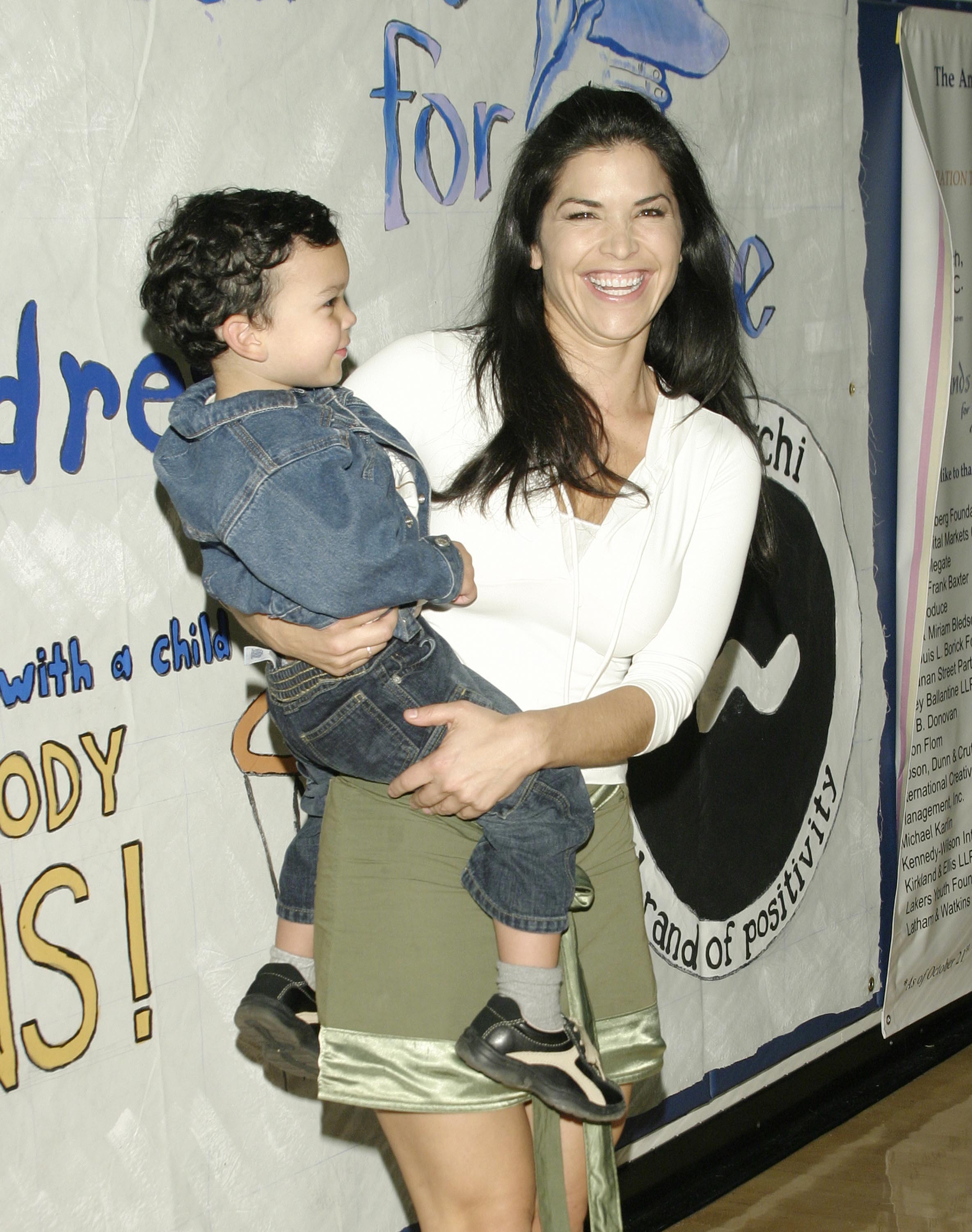 Lauren Sánchez during the Youth INC Net Gain Celebrity Basketball Game on October 26, 2003, in Santa Monica, California. | Source: Getty Images