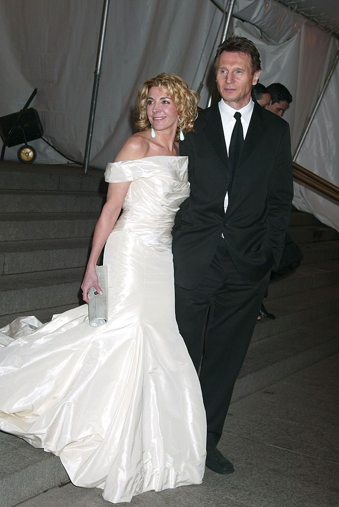 Natasha Richardson and Liam Neeson at The Costume Institute's Gala Celebrating "Chanel" on May 02, 2005, in New York City | Photo: Gregory Pace/FilmMagic/Getty Images