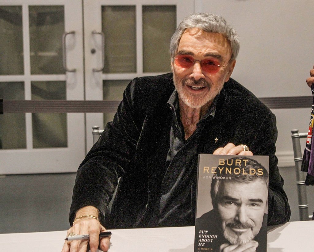 Burt Reynolds at the In Conversation with Burt Reynolds "Memoir of the Year" on a Life of Reinvention during the Palm Beach Book Fair>> on April 2, 2016 in West Palm Beach, Florida | Photo: Getty Images