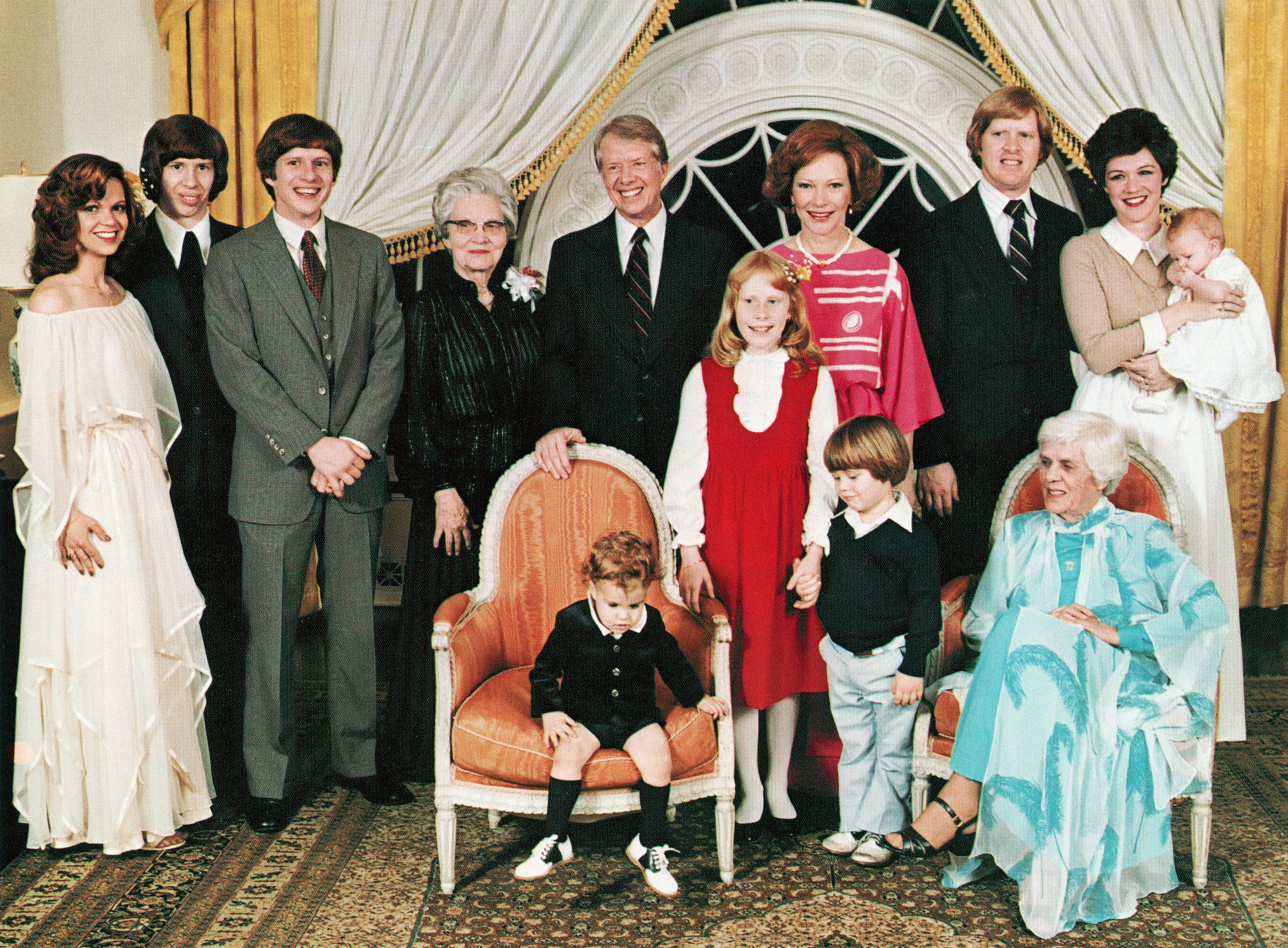 A portrait of President Jimmy Carter and his extended family | Source: Getty Images