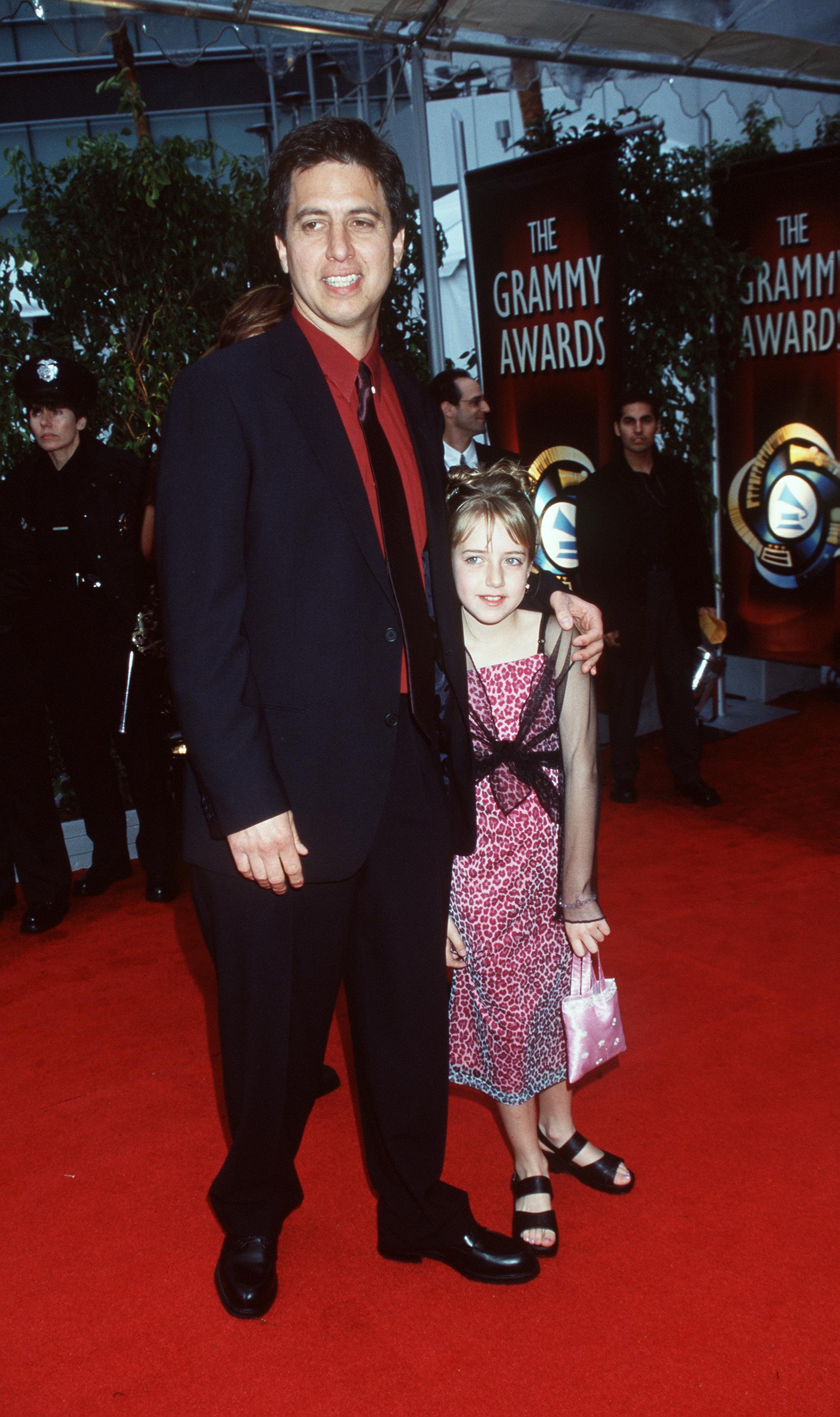 Ray Romano with his daughter, Alexandra, at the 42nd Annual Grammy Awards on February 23, 2000, in Los Angeles, California | Source: Getty Images