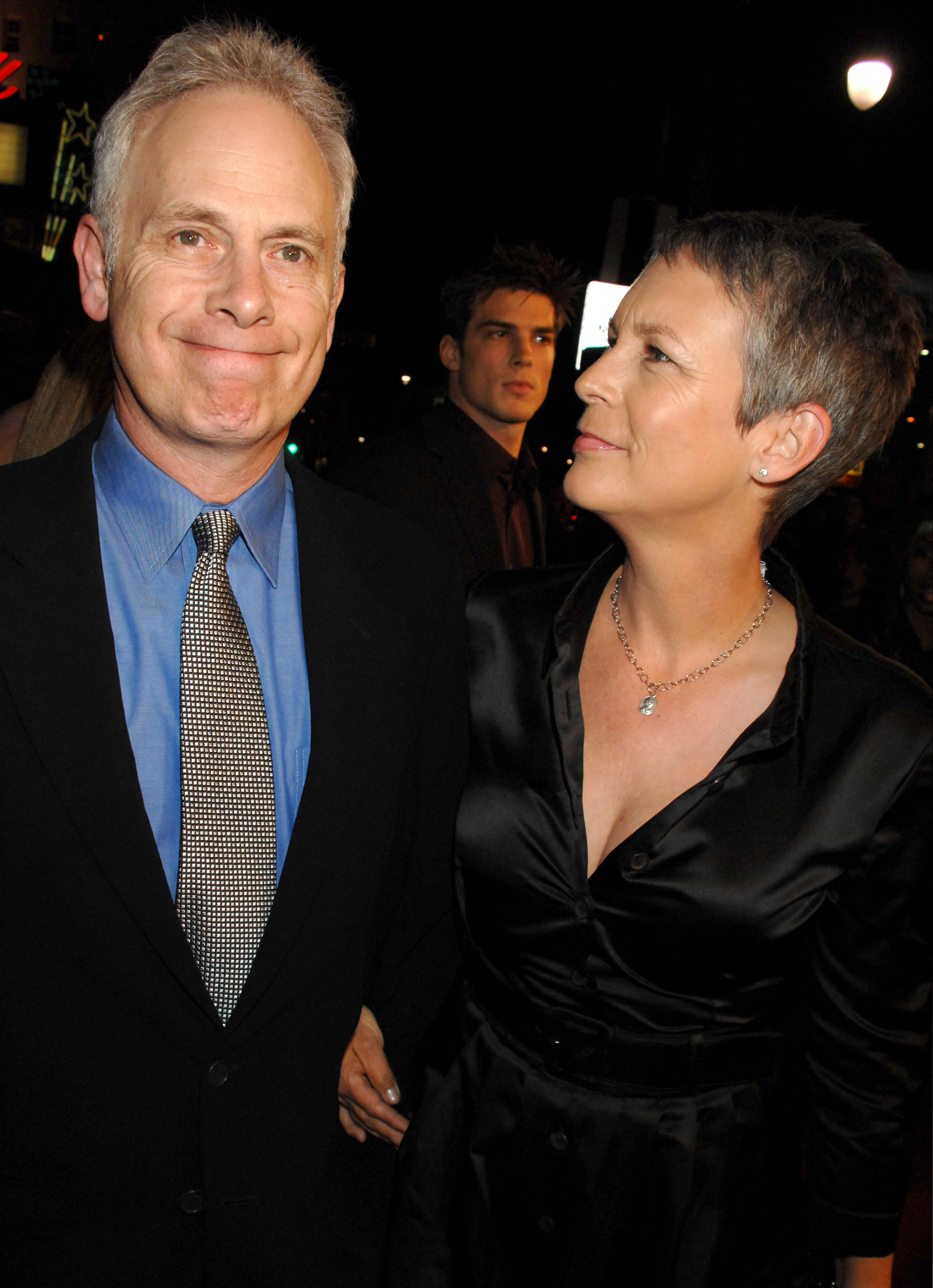 Christopher Guest and Jamie Lee Curtis during "Music and Lyrics" Los Angeles Premiere - Red Carpet at Grauman's Chinese Theater on February 7, 2007 in Hollywood, California | Source: Getty Images