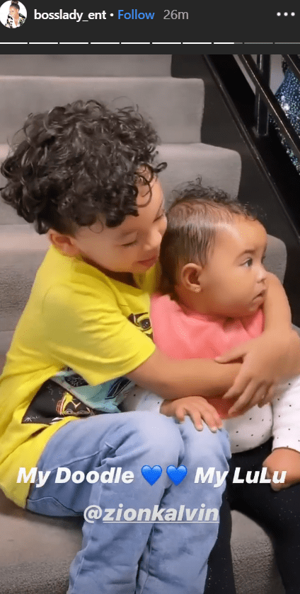 Photo of Shante's grandkids hugging and showing affection | Photo: Instagram /bosslady_ent