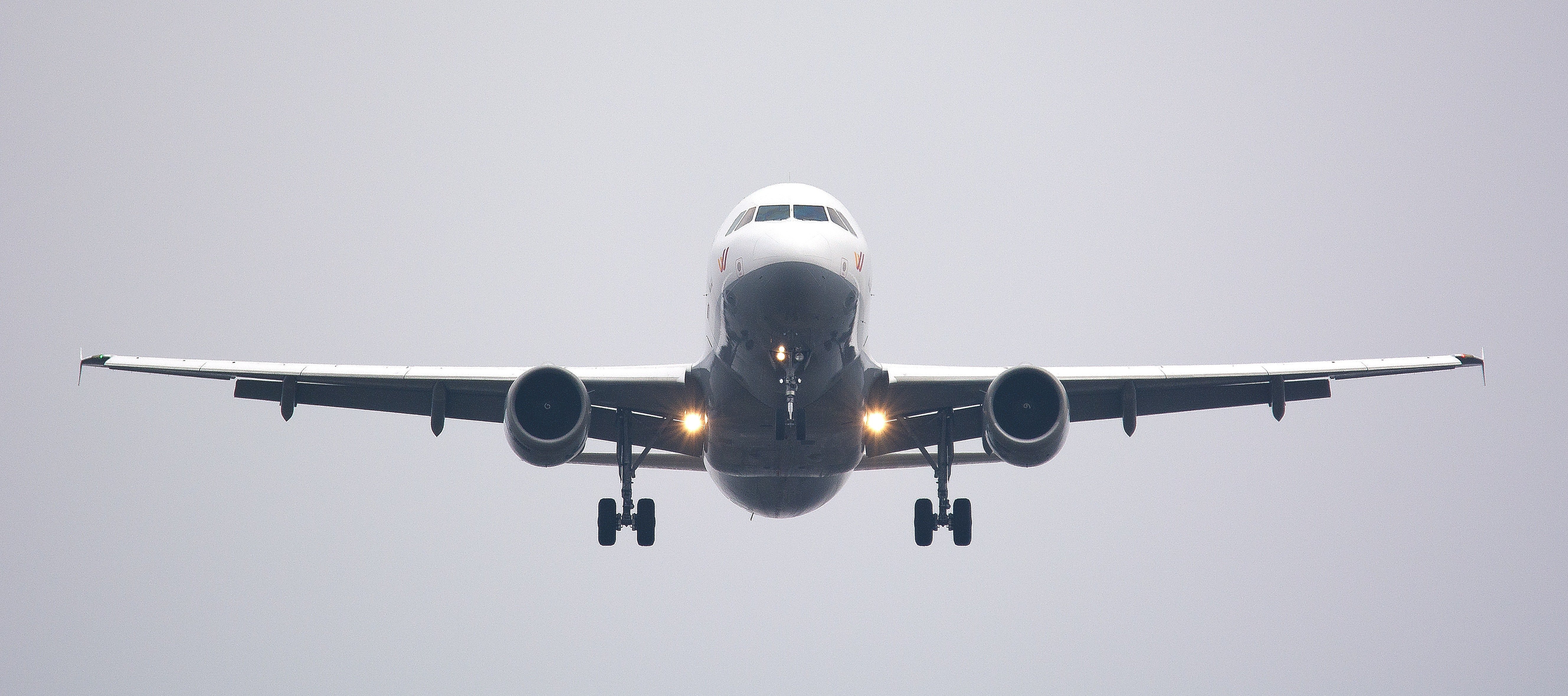 Avión en el aire. | Foto: Pexels