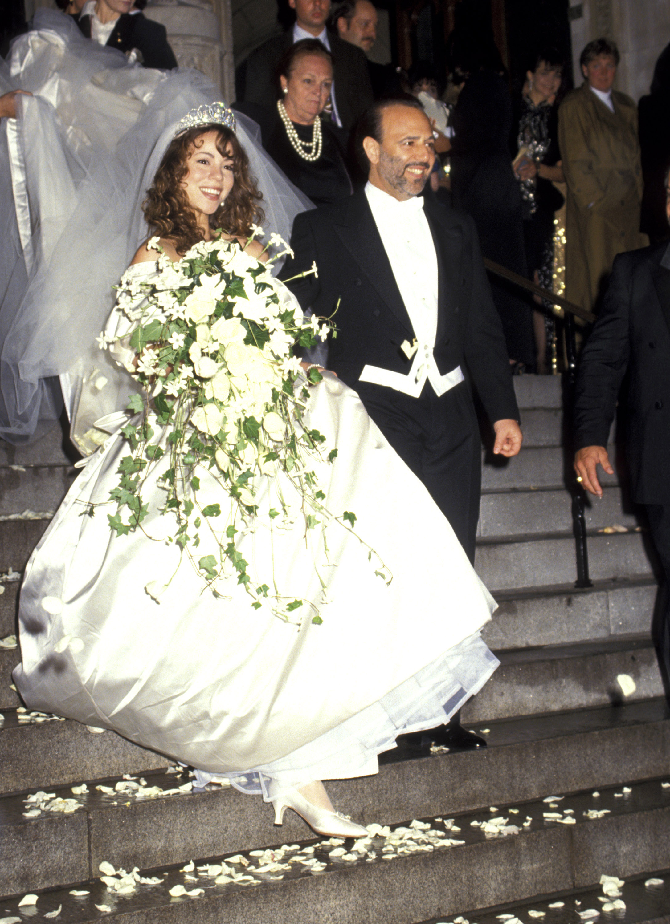 Mariah Carey and Tommy Mottola on their wedding day, on June 5, 1993 | Source: Getty Images