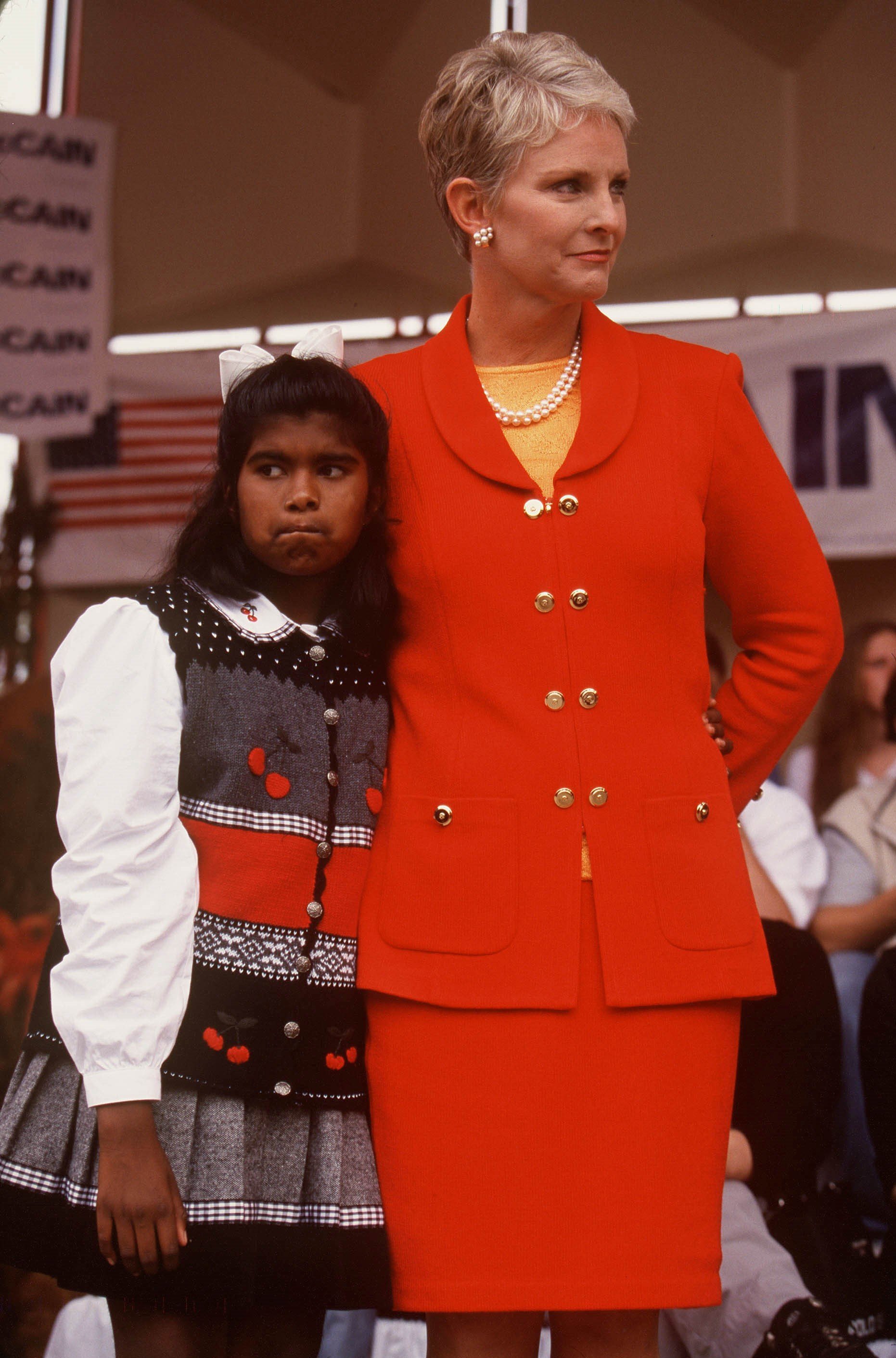 Cindy McCain and daughter Bridget on September 27, 1999 | Photo: GettyImages