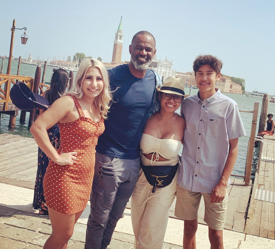 Brian McKnight, Leilani McPhee and their children Julia and Jack, from a post dated July 14, 2019. | Source: Instagram/leilani_211