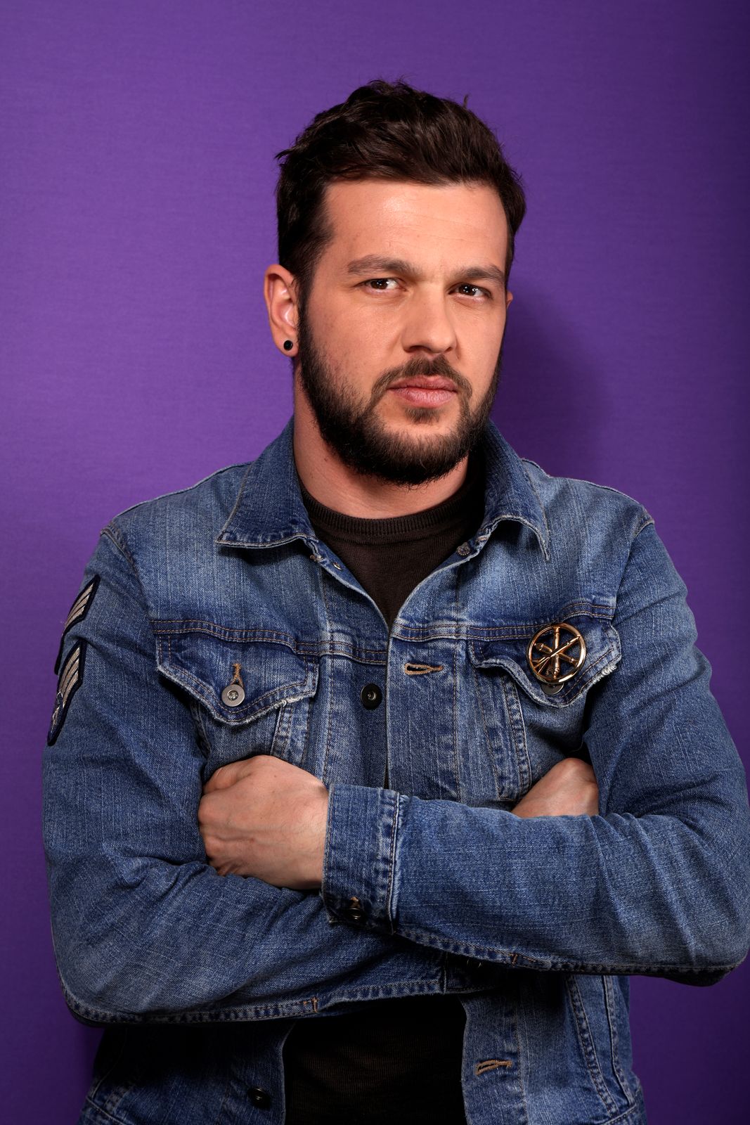Le chanteur Claudio Capeo pose lors d'une session de portrait à Paris, France le 04/05/2017. | Photo : Getty Images