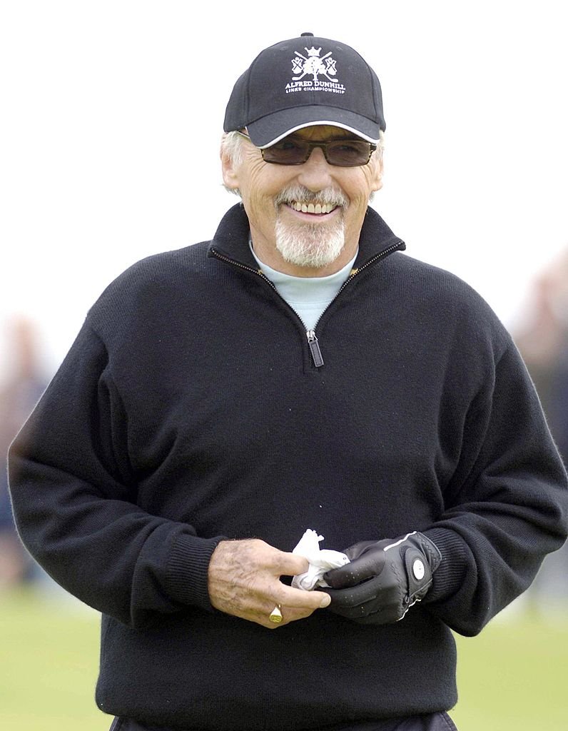 Dennis Hopper during the first round of the 2006 Alfred Dunhill Links Championship on the St Andrews Old Course in St. Andrews, Scotland | Photo: Getty Images