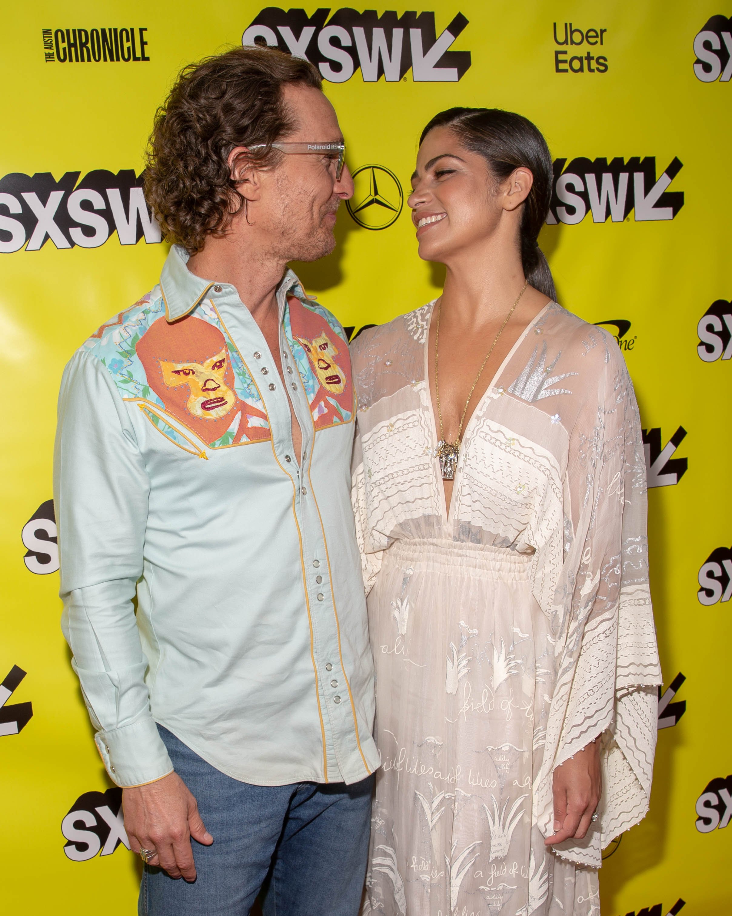 El actor Matthew McConaughey y su esposa Camila Alves en el estreno de "The Beach Bum" el 9 de marzo de 2019 en Austin, Texas. | Foto: Getty Images