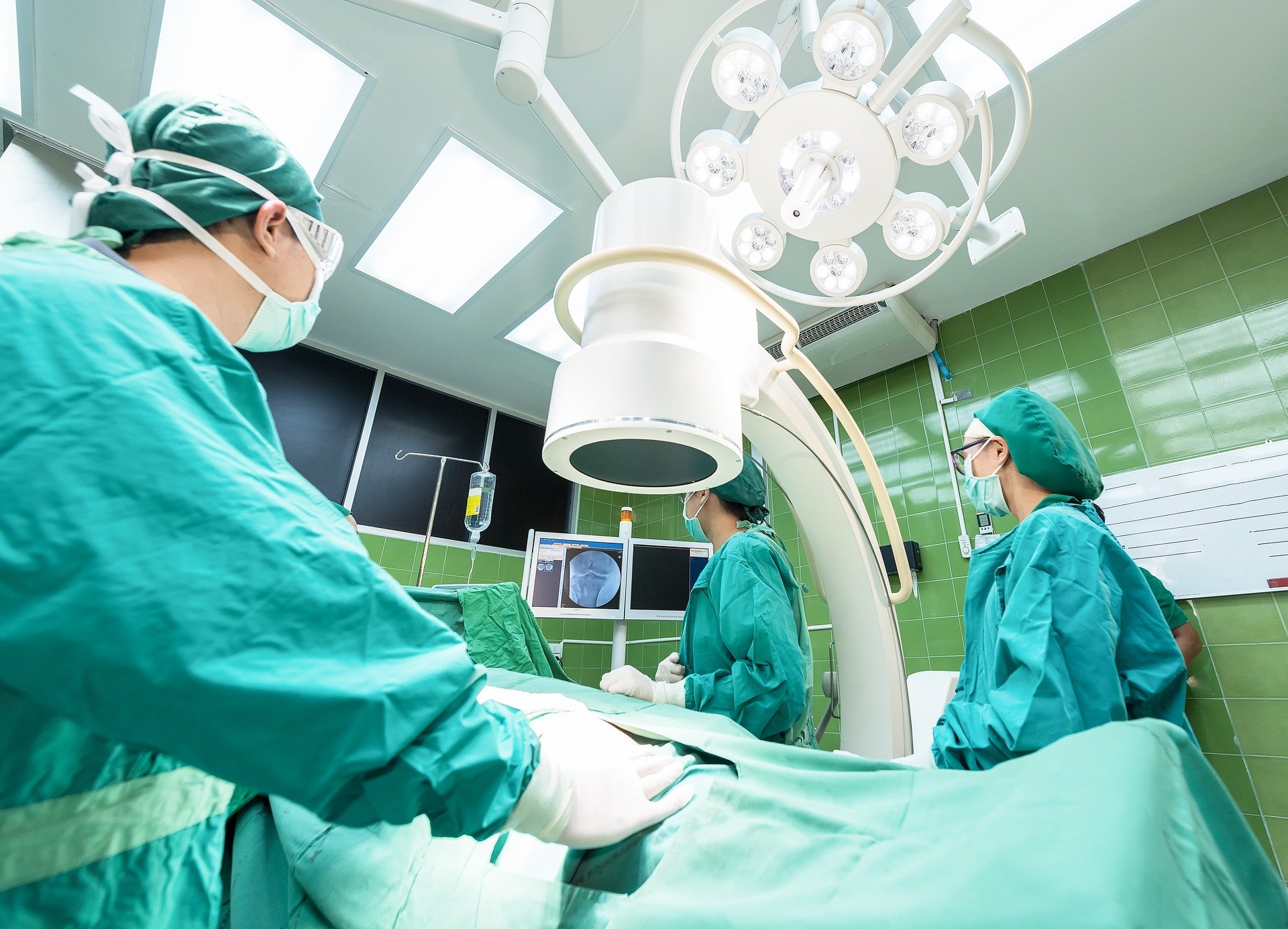 Des médecins en salles d'opération | photo : Pixabay
