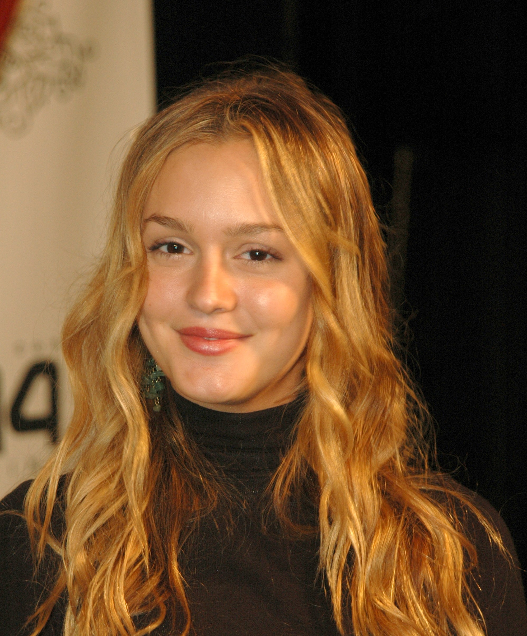 The young actress attends the Troy Kingdom and Tag Jeans Fashion Show on April 4, 2006 | Source: Getty Images