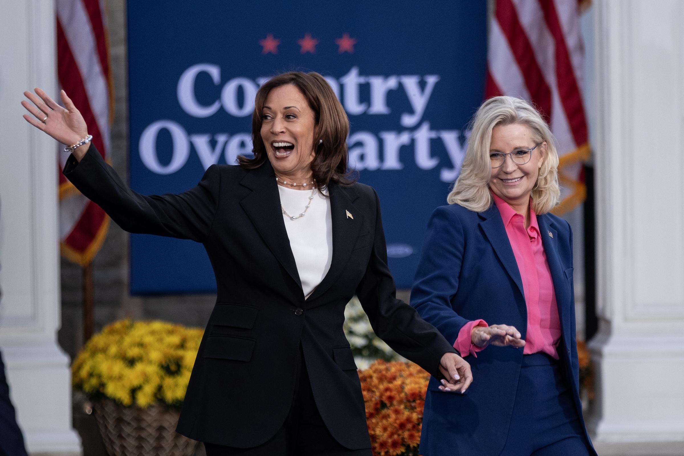 Kamala Harris and Liz Cheney at a campaign event in Ripon, Wisconsin, on October 3, 2024 | Source: Getty Images