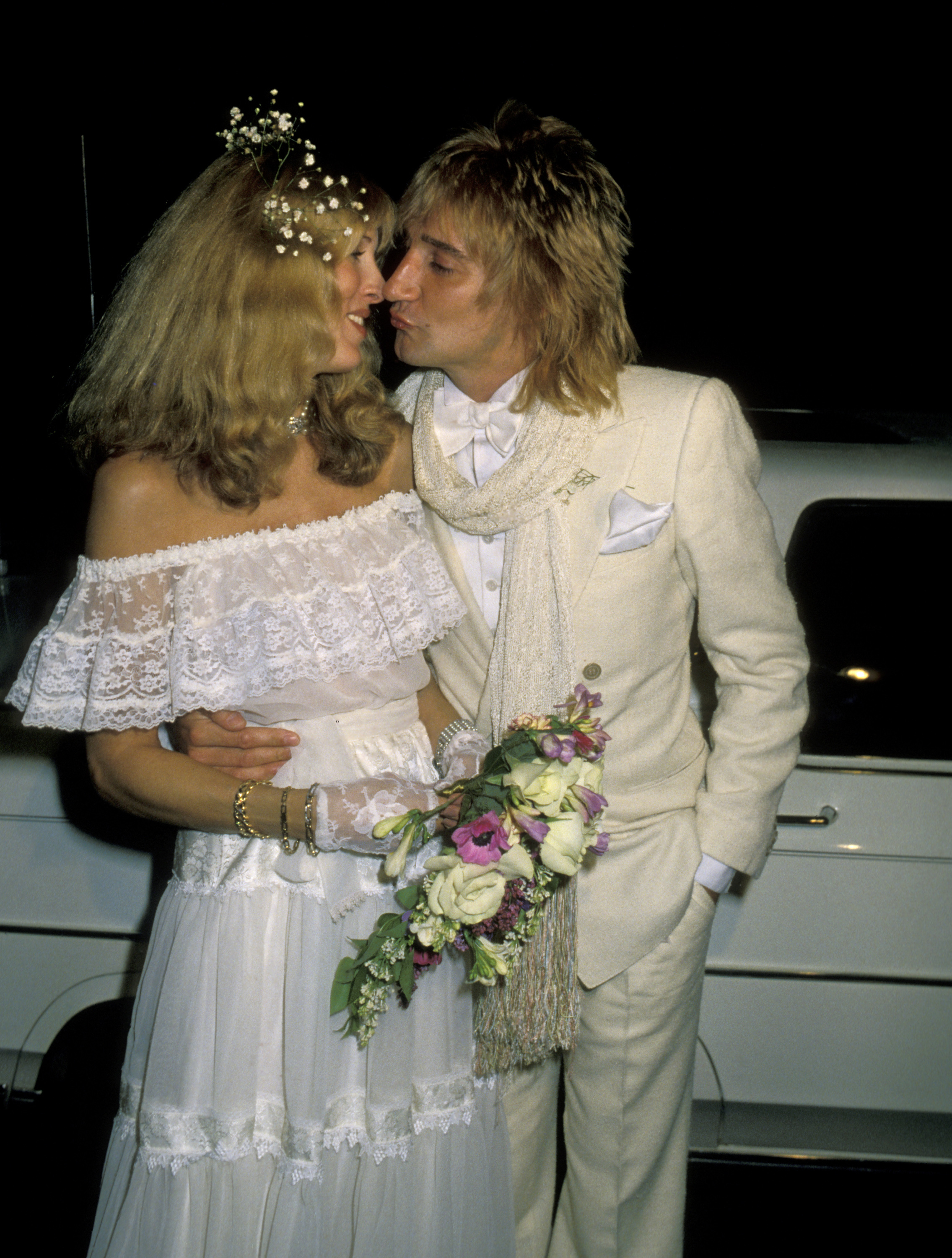 Alana and Rod Stewart during their wedding on April 6, 1979 | Source: Getty Images