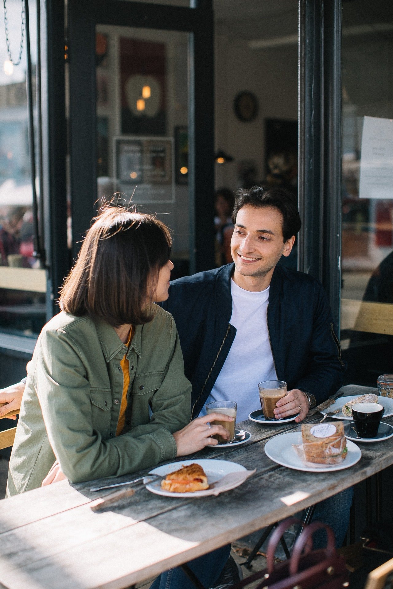 Wife asked husband if he loved her | Photo: Pexels