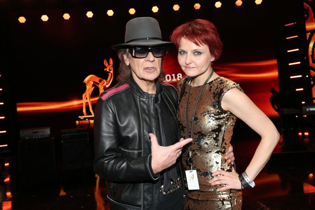 Udo Lindenberg und seine Freundin Tine Acke während des letzten Applaus der Bambi Awards 2018 im Stage Theatre am 16. November 2018 in Berlin. (Foto von Gisela Schober) I Quelle: Getty Images