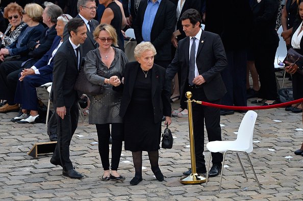 Bernadette Chirac assistent aux funérailles de Simone Veil à l'hôtel Des Invalides le 5 juillet 2017 à Paris | Photo : Getty Imges